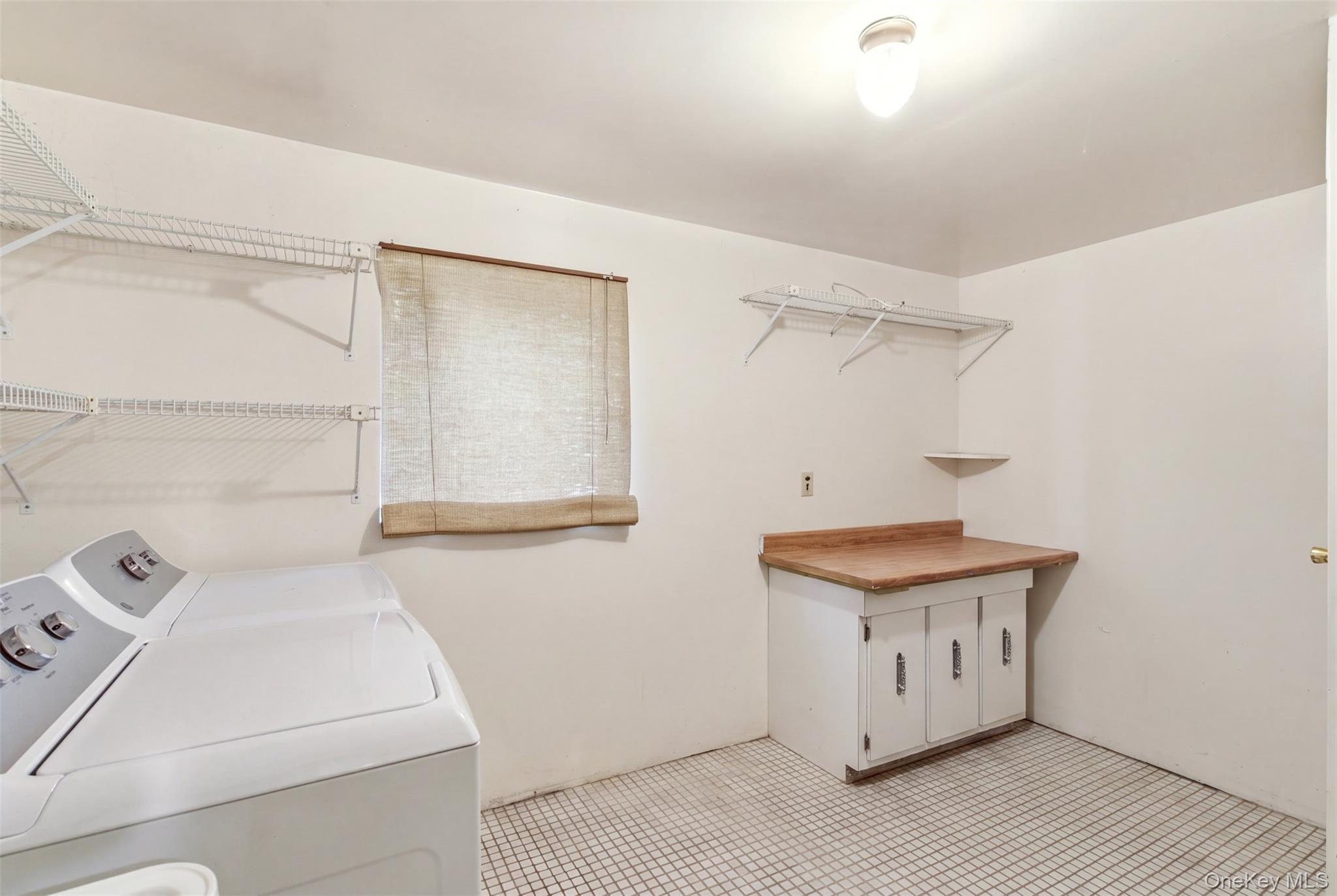 Single Family Old Town Lane Suffolk County, NY 11743, MLS-1052490-23