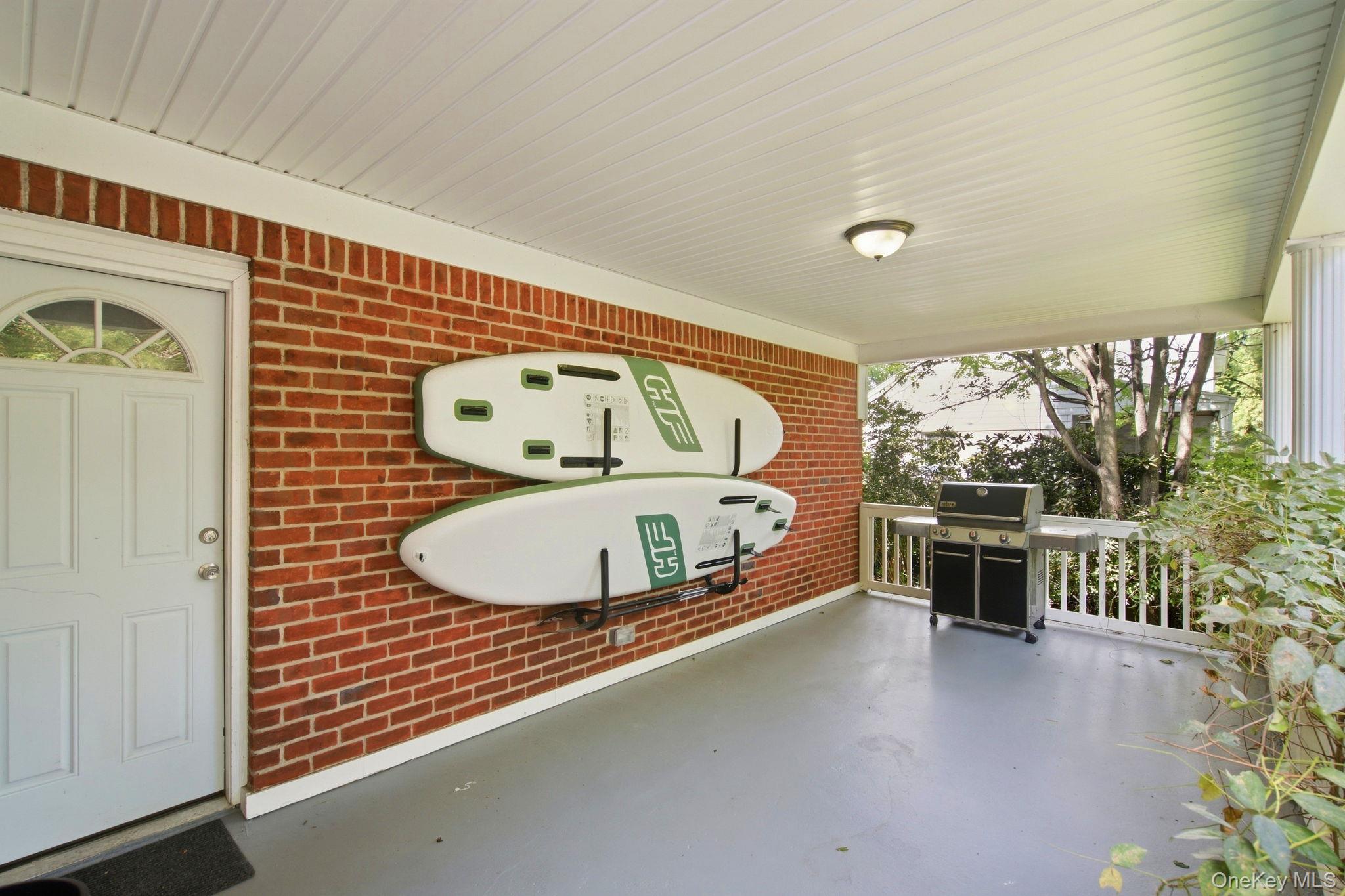 Single Family Little Neck Road  Suffolk County, NY 11721, MLS-1052511-23