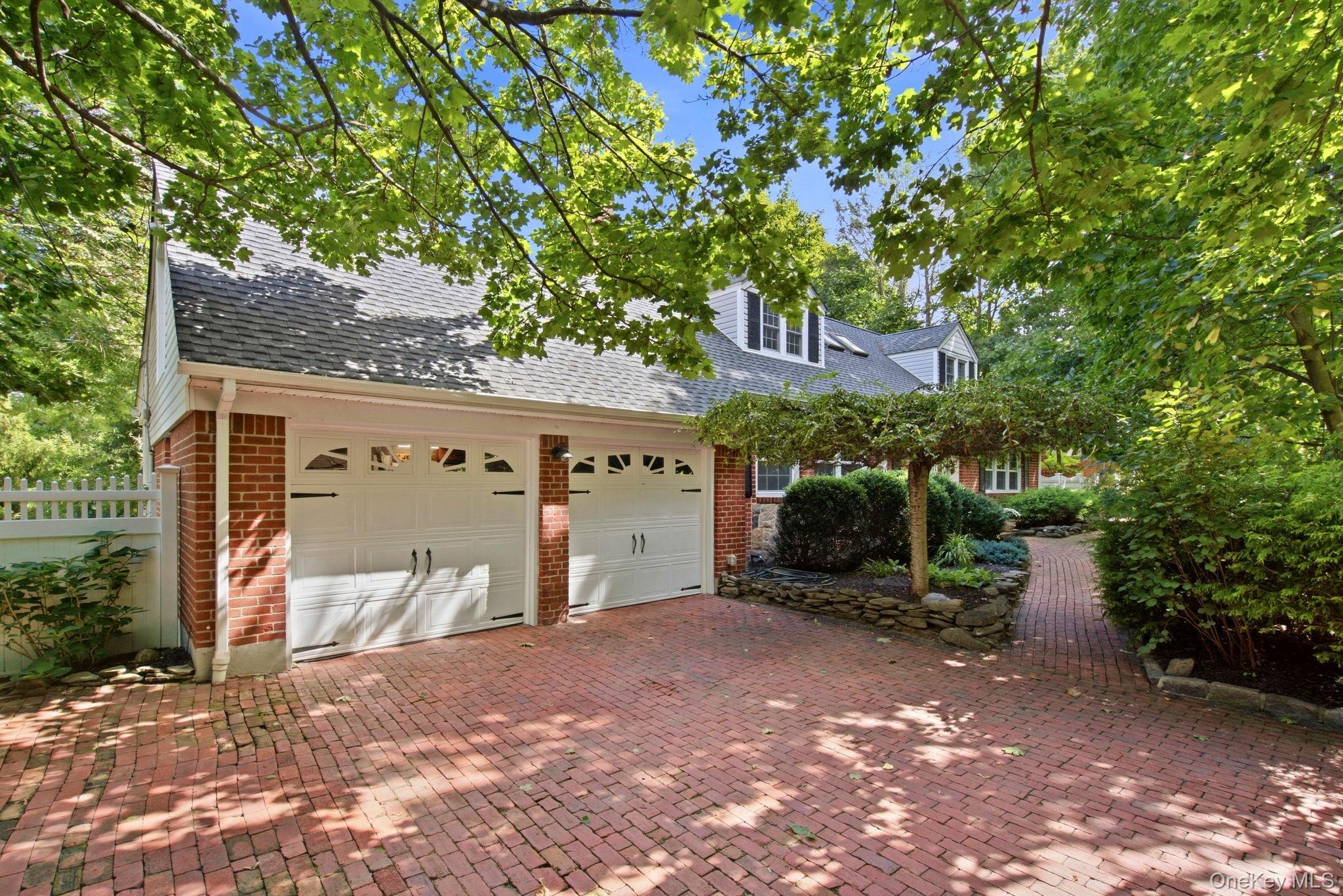 Single Family Little Neck Road  Suffolk County, NY 11721, MLS-1052511-3
