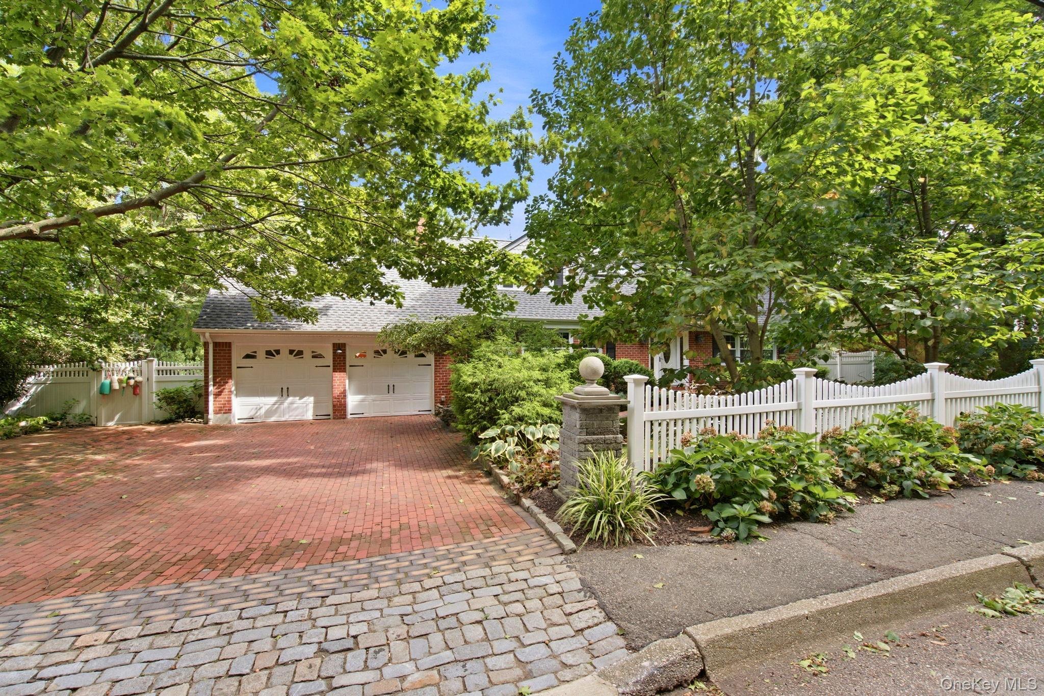 Single Family Little Neck Road  Suffolk County, NY 11721, MLS-1052511-4