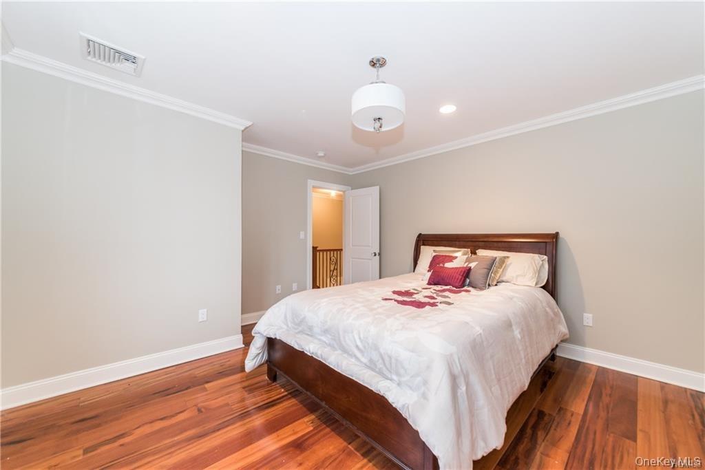 Single Family Elizabeth Road  Westchester County, NY 10804, MLS-1052573-20