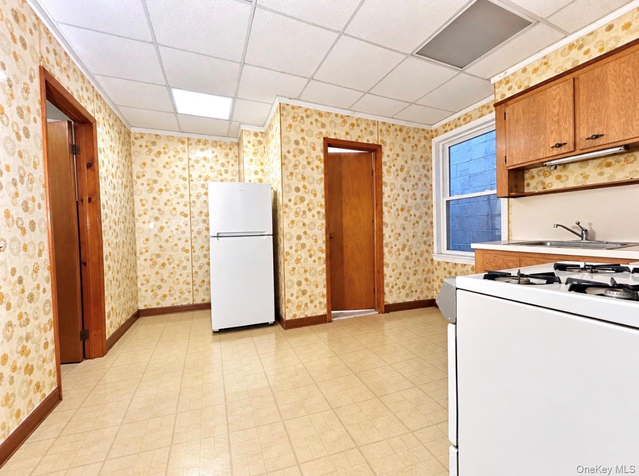 Single Family 56th Drive Queens, NY 11378, MLS-1052575-28