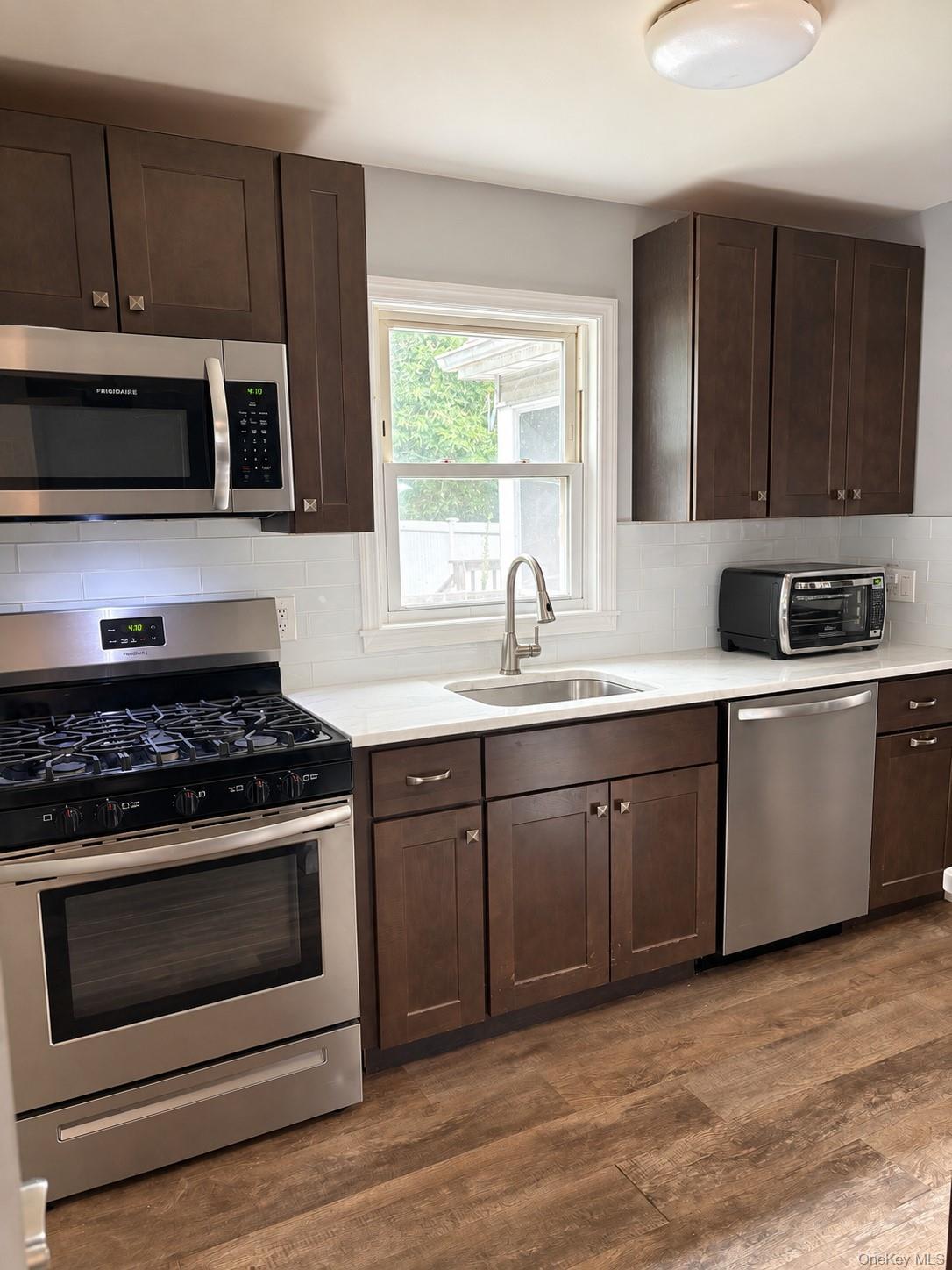 Single Family Canary Place Suffolk County, NY 11738, MLS-1052589-3