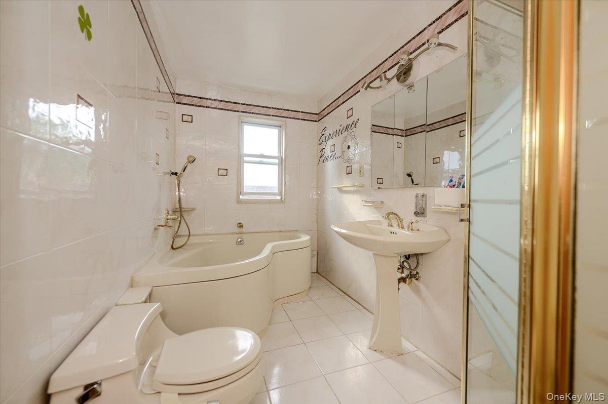 Single Family Edison Avenue Bronx, NY 10465, MLS-1052633-12