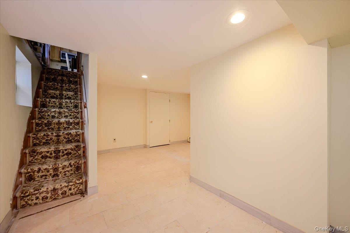 Single Family Edison Avenue Bronx, NY 10465, MLS-1052633-13