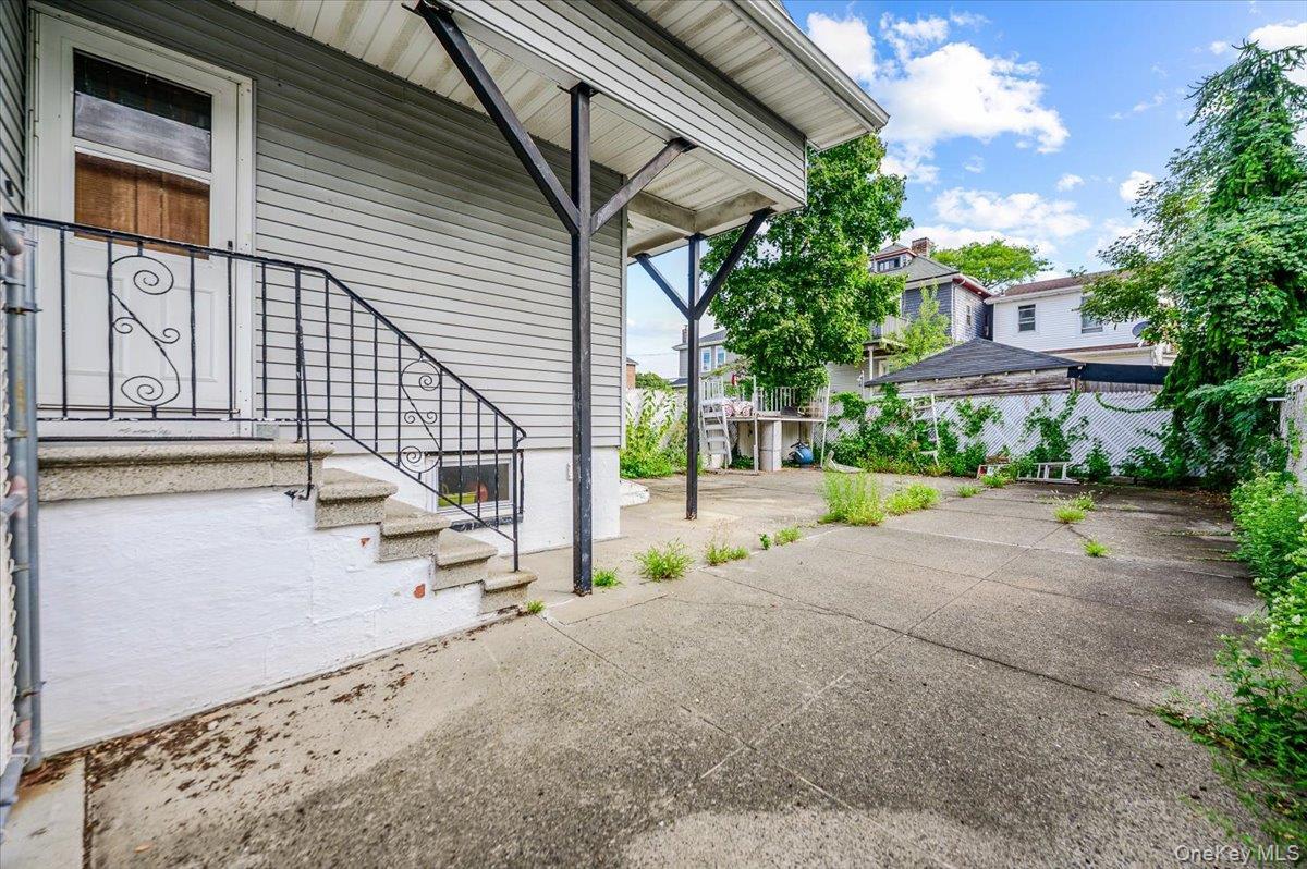 Single Family Edison Avenue Bronx, NY 10465, MLS-1052633-18