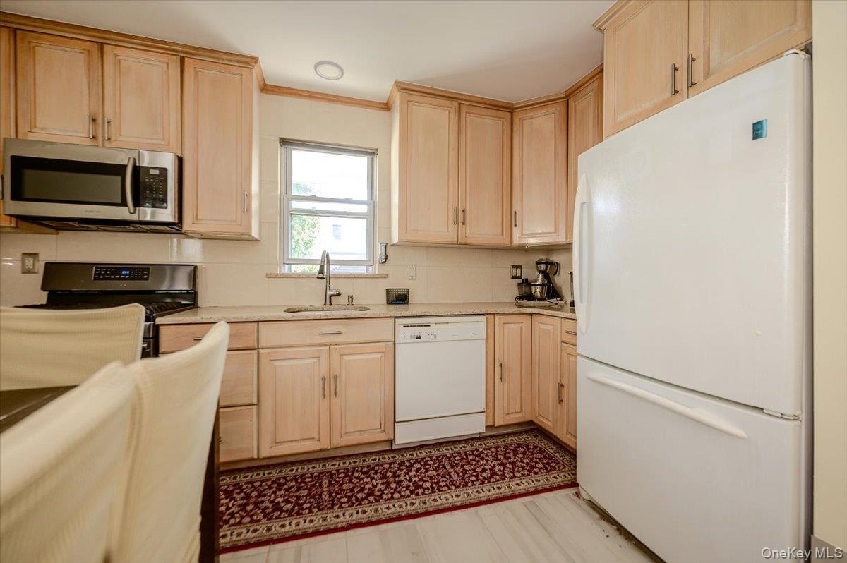 Single Family Edison Avenue Bronx, NY 10465, MLS-1052633-5