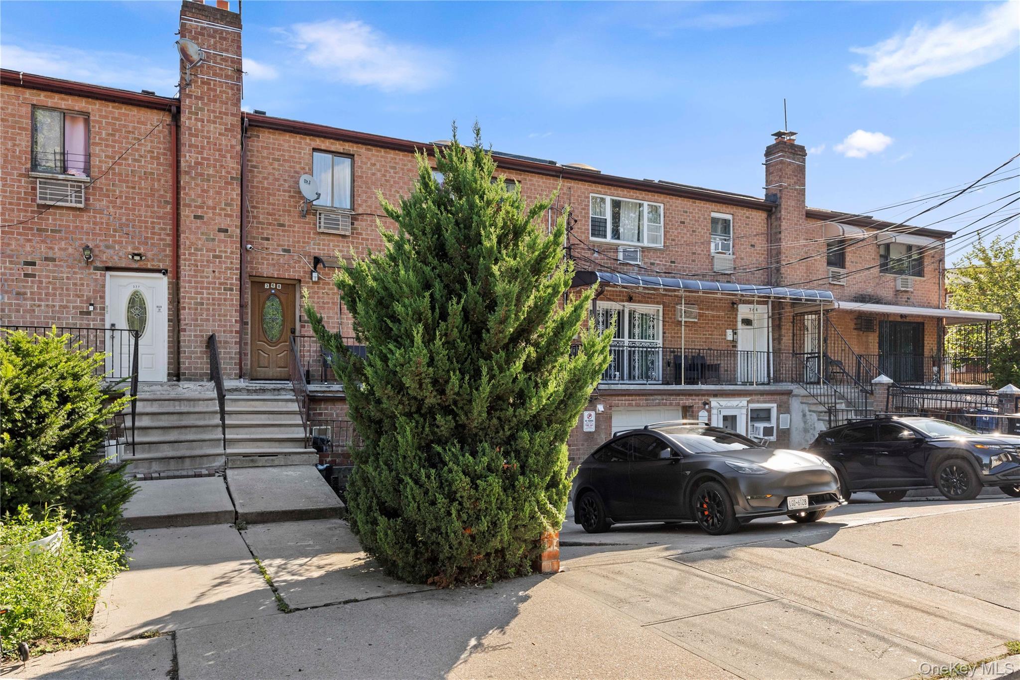 Single Family Balcom Avenue Bronx, NY 10465, MLS-1052640-2