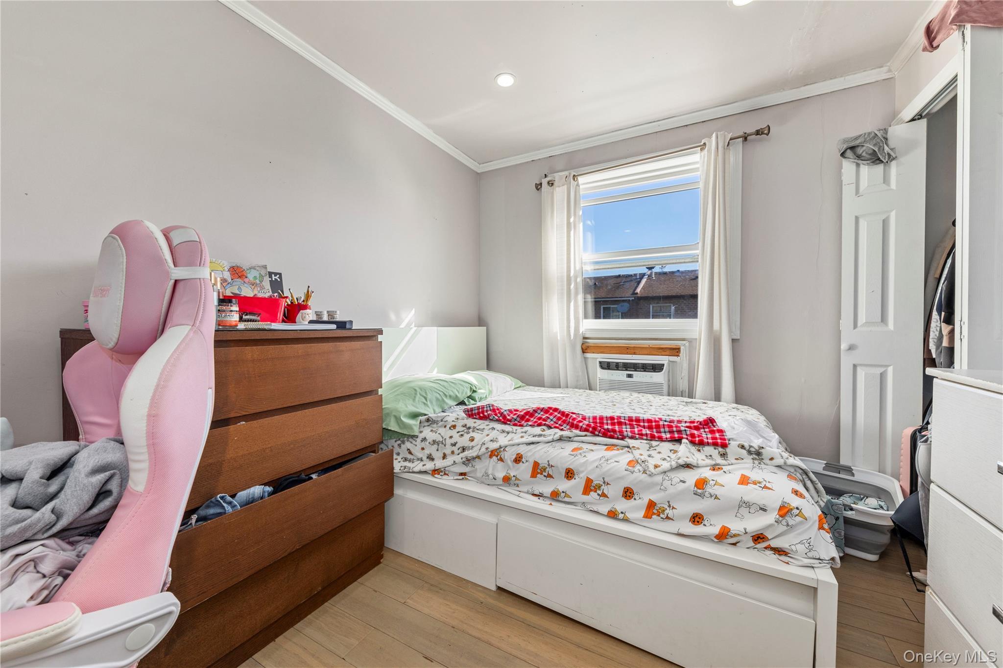 Single Family Balcom Avenue Bronx, NY 10465, MLS-1052640-6