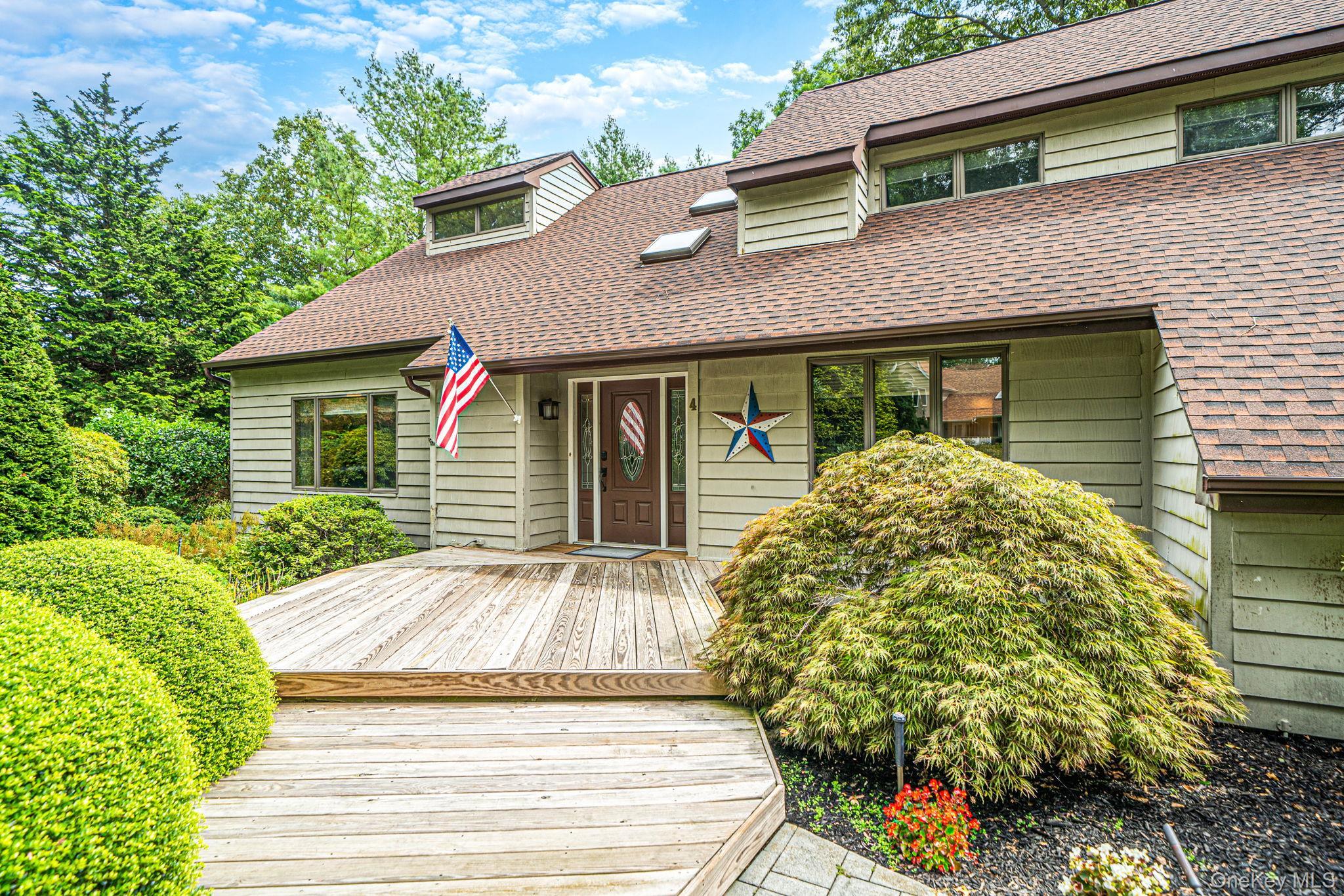 Single Family Kroft Court  Suffolk County, NY 11743, MLS-1052664-3