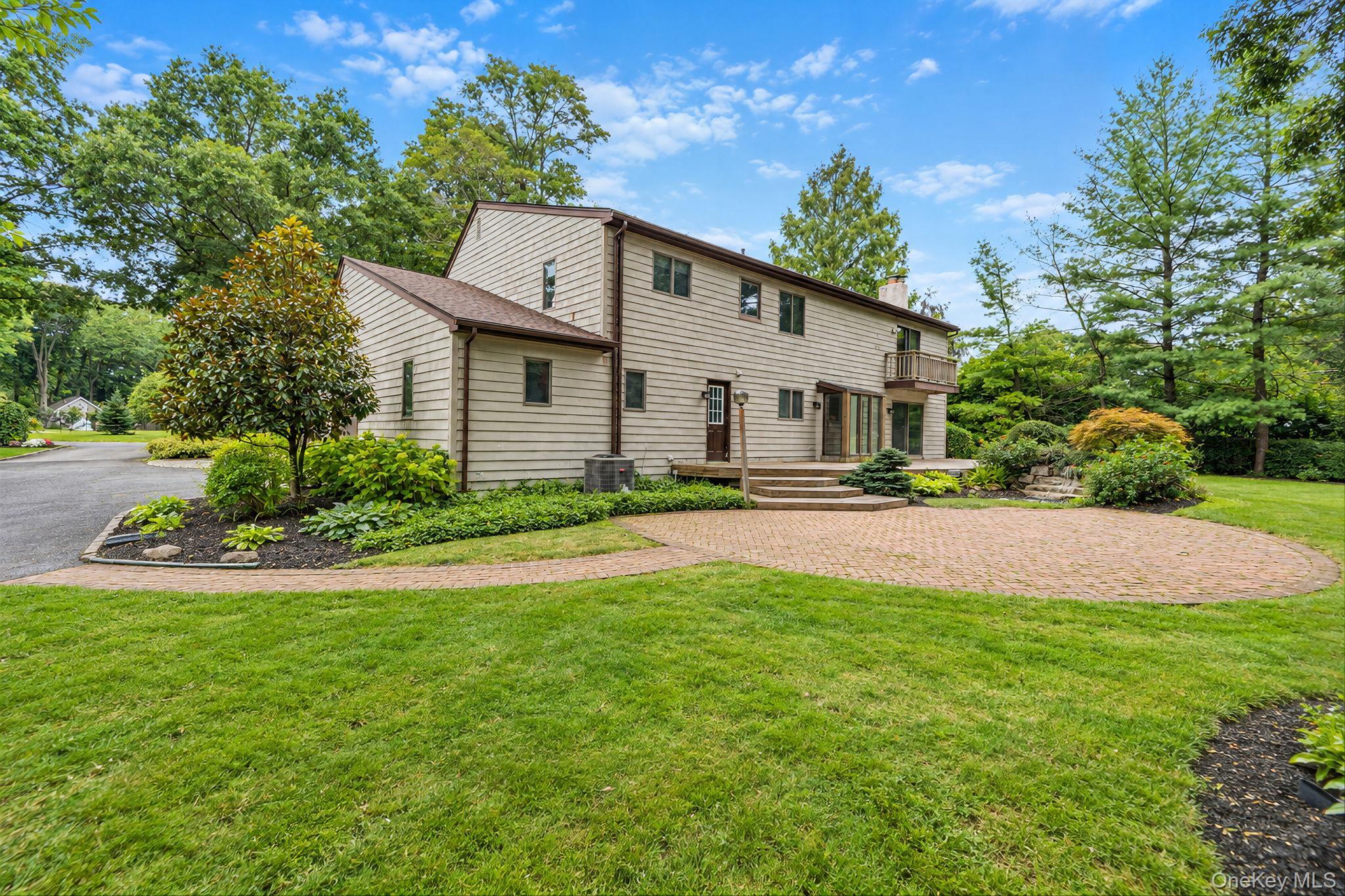 Single Family Kroft Court  Suffolk County, NY 11743, MLS-1052664-35