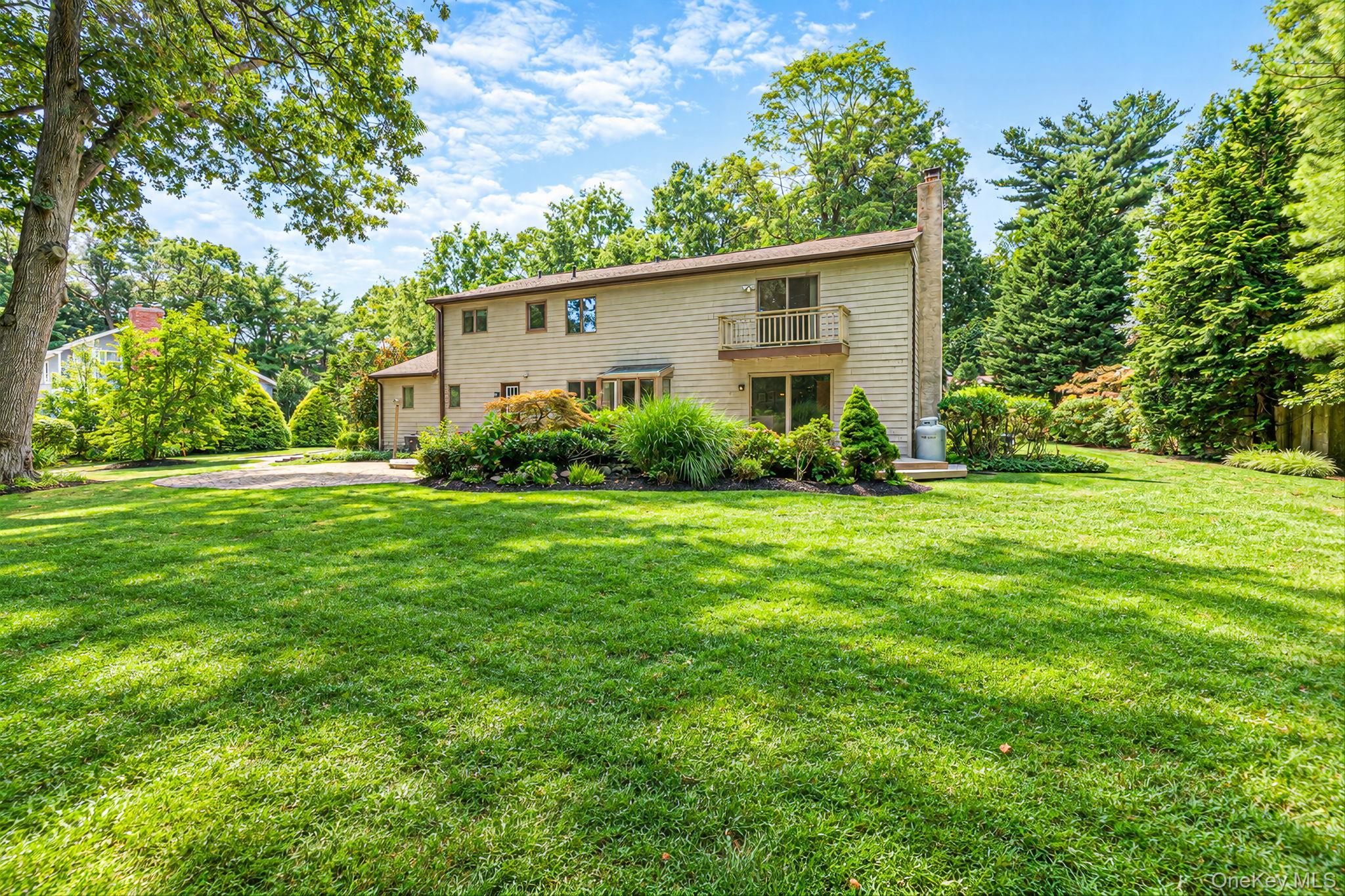 Single Family Kroft Court  Suffolk County, NY 11743, MLS-1052664-36