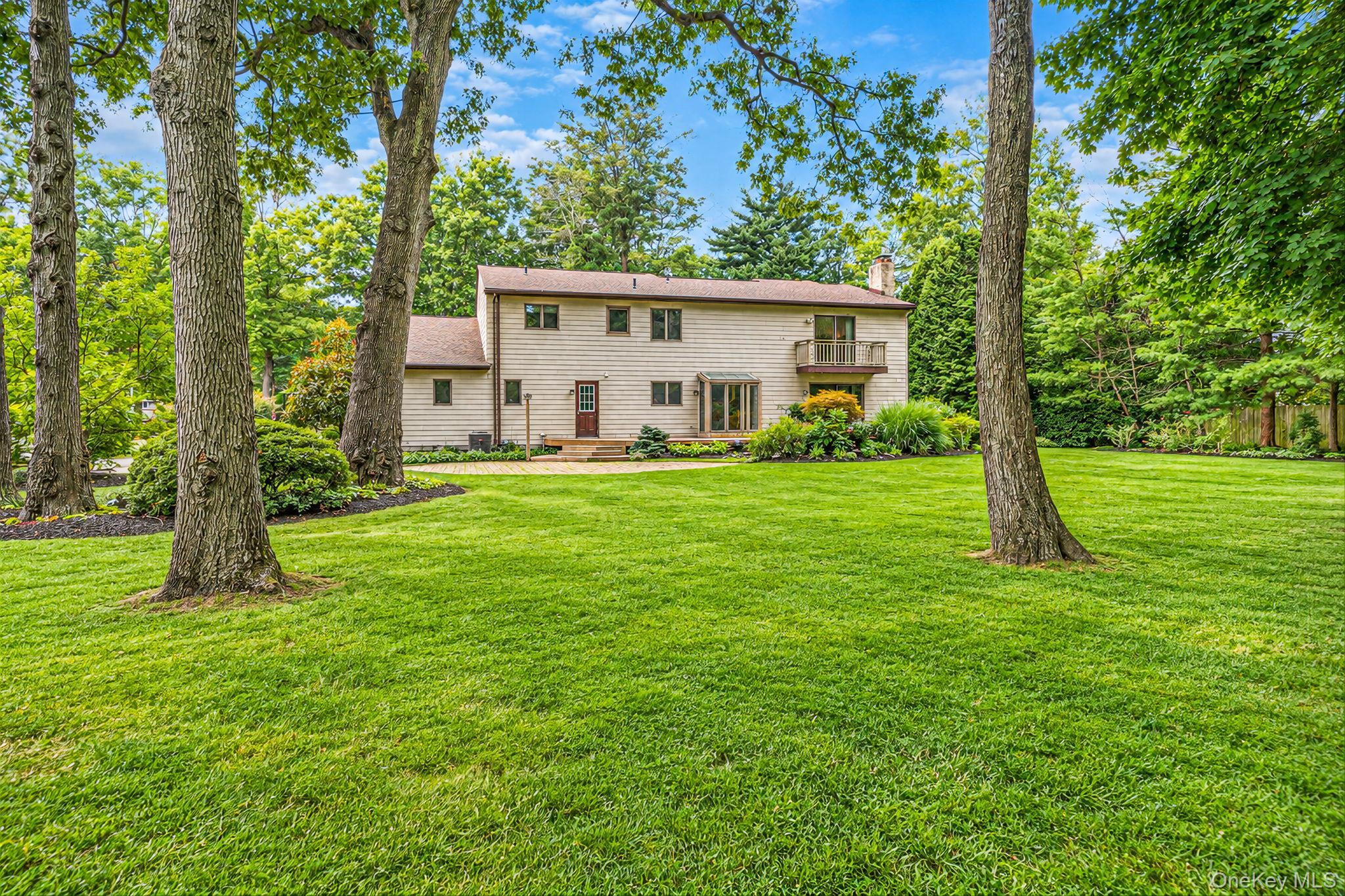Single Family Kroft Court  Suffolk County, NY 11743, MLS-1052664-37