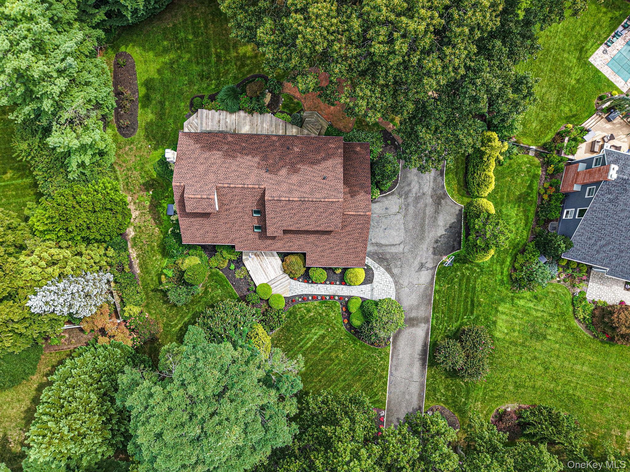 Single Family Kroft Court  Suffolk County, NY 11743, MLS-1052664-39