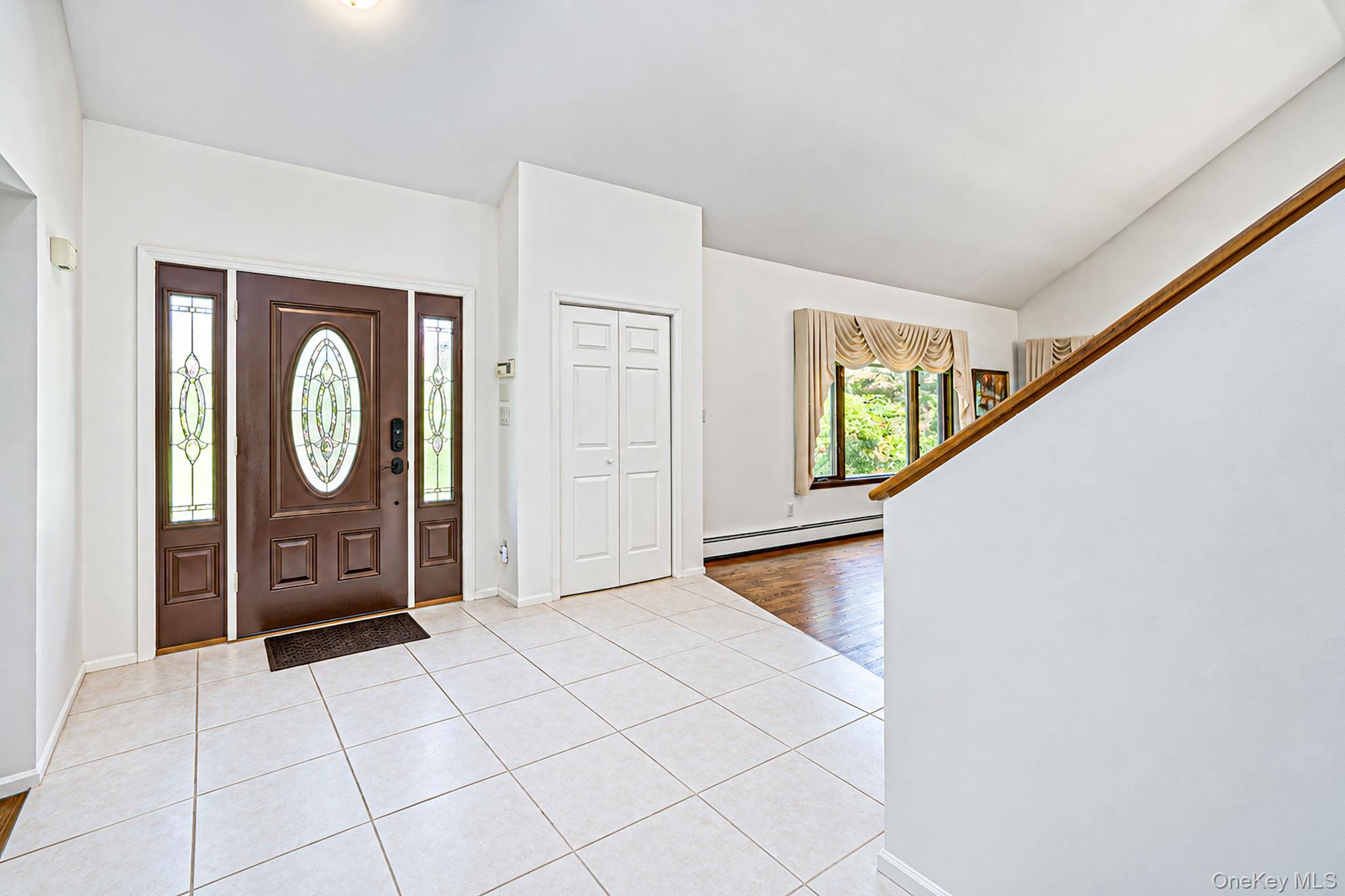 Single Family Kroft Court  Suffolk County, NY 11743, MLS-1052664-4