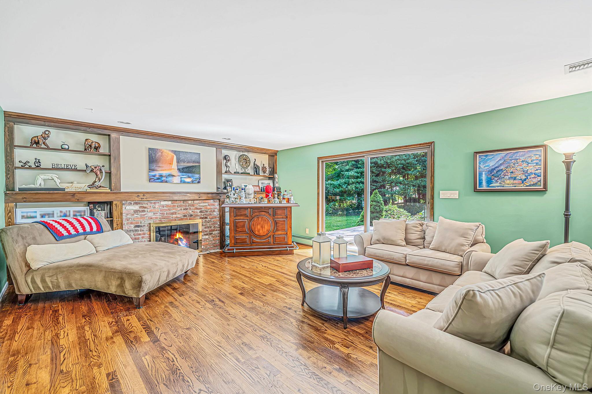 Single Family Kroft Court  Suffolk County, NY 11743, MLS-1052664-8