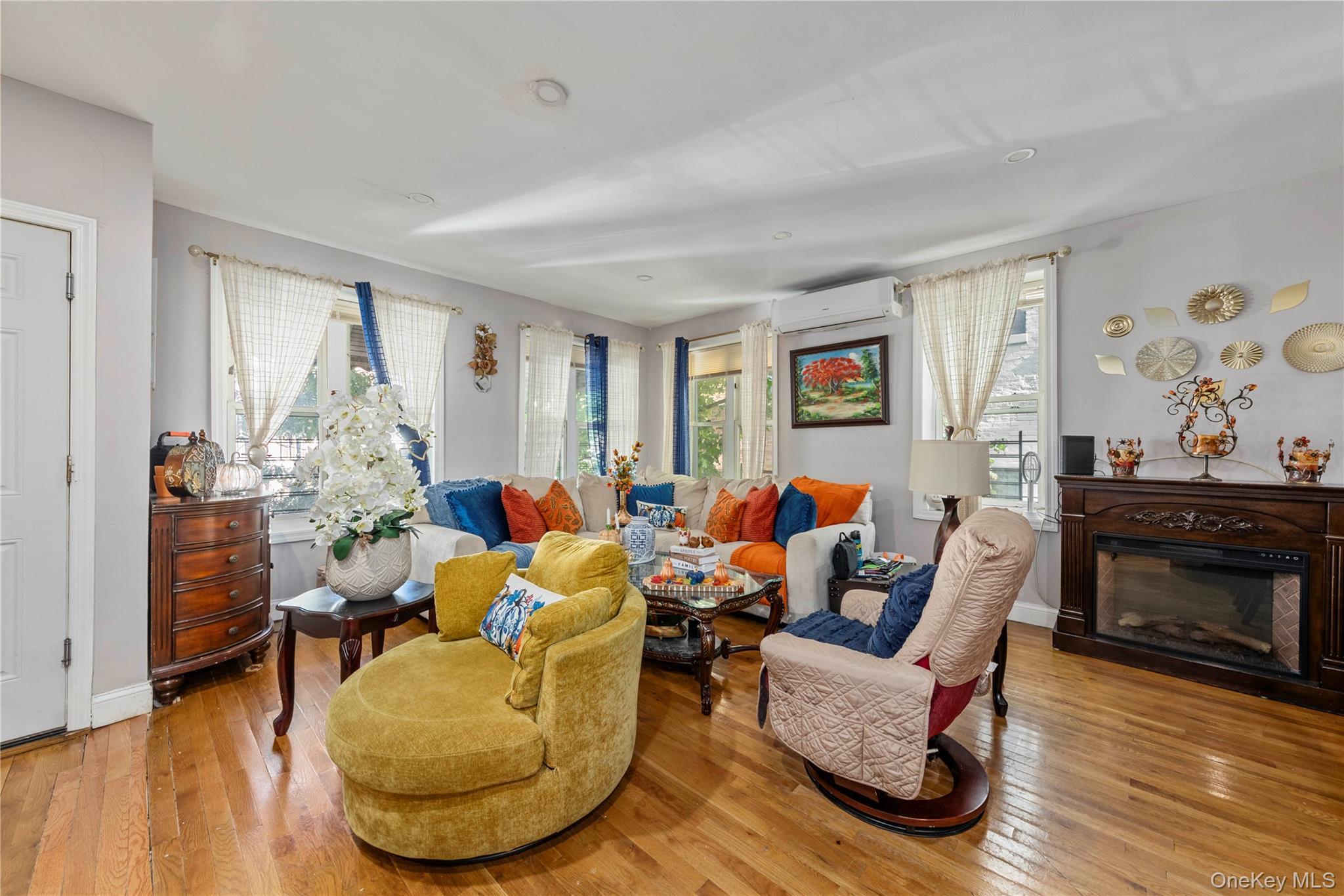 Single Family Phelan Place  Bronx, NY 10453, MLS-1052665-8