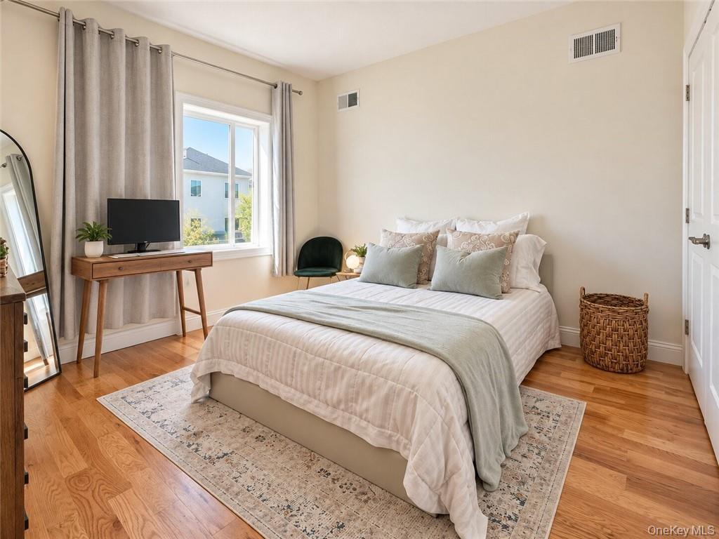 Single Family Eltingville Boulevard Staten Island, NY 10312, MLS-1052682-10