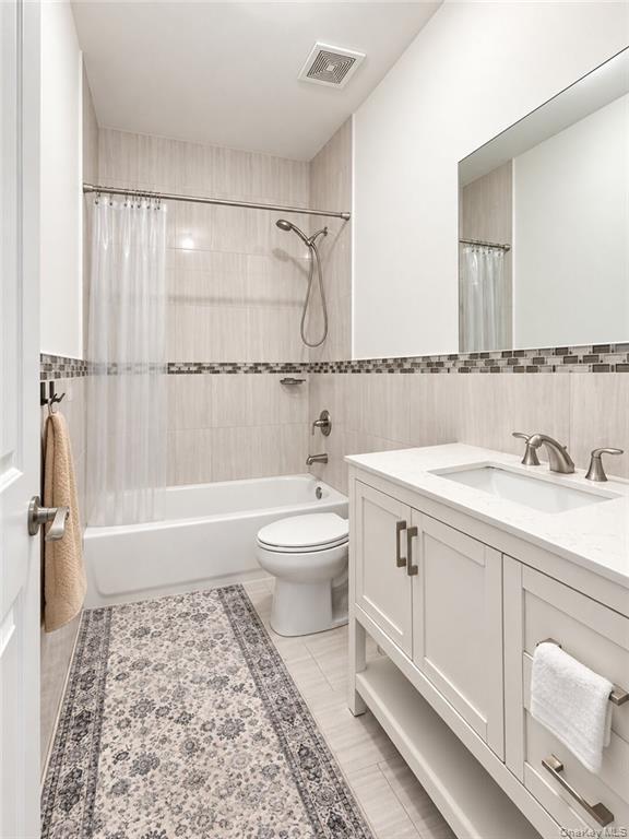 Single Family Eltingville Boulevard Staten Island, NY 10312, MLS-1052682-16