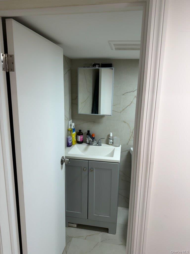 Apartment Bainbridge Avenue Bronx, NY 10458, MLS-1052702-4