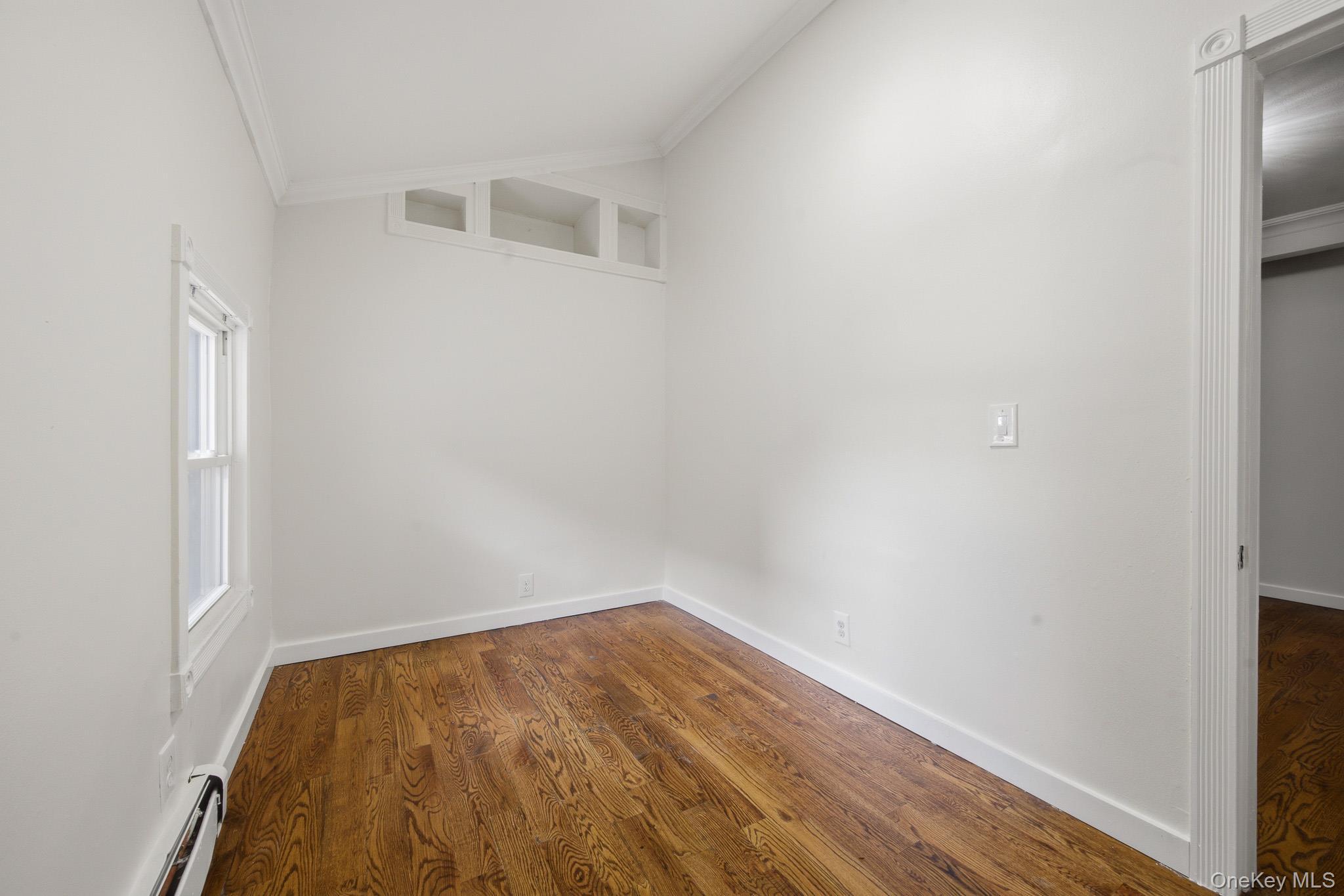 Single Family Elm Avenue Nassau County, NY 11550, MLS-1052710-10