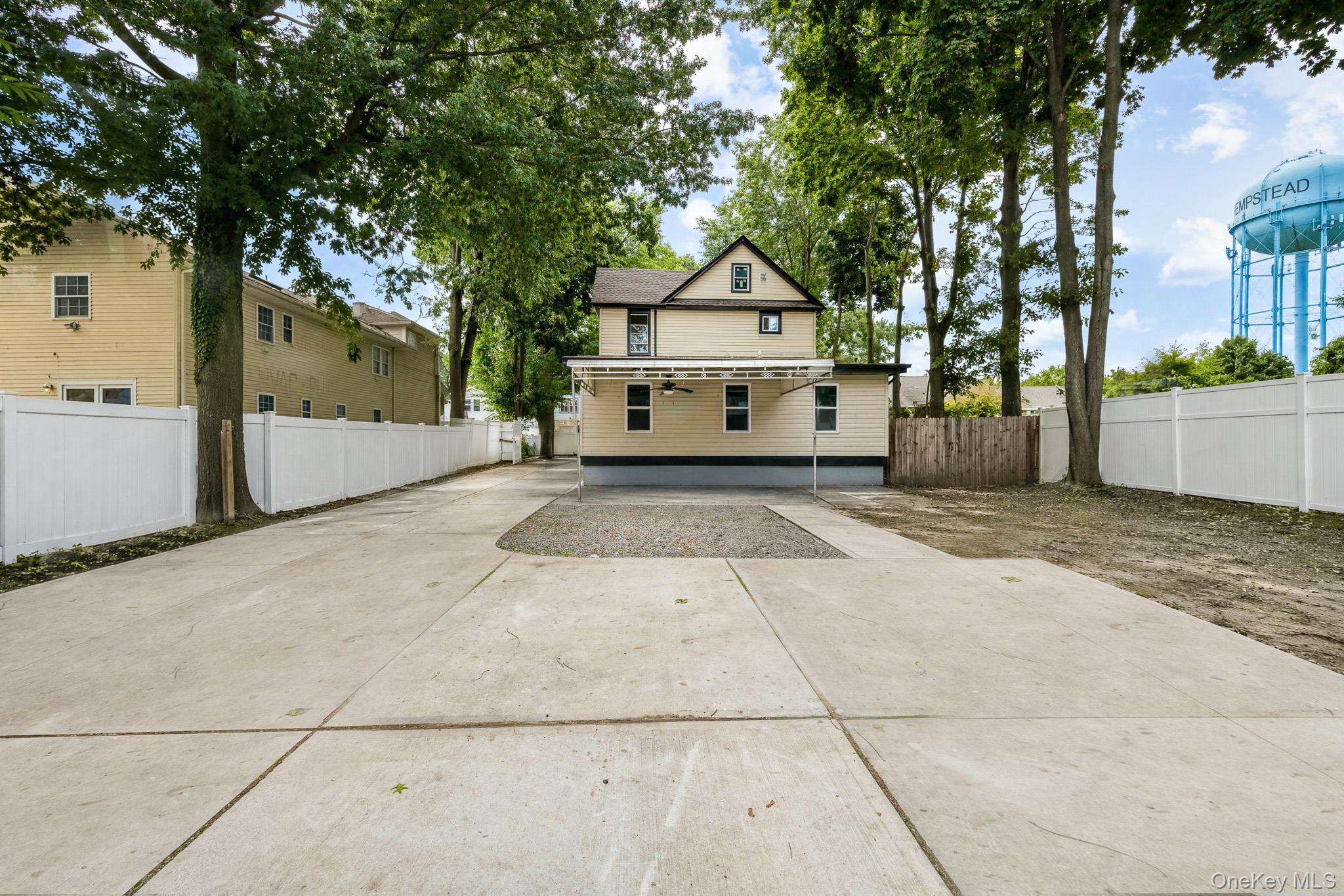 Single Family Elm Avenue Nassau County, NY 11550, MLS-1052710-40