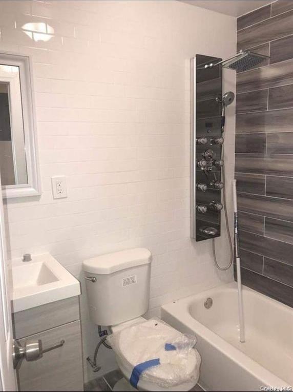 Single Family Holland Avenue  Bronx, NY 10462, MLS-1052715-4
