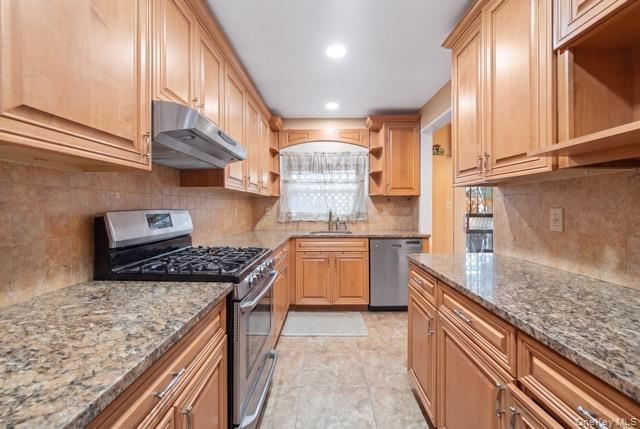 Single Family Bolton Avenue  Bronx, NY 10473, MLS-1052751-5