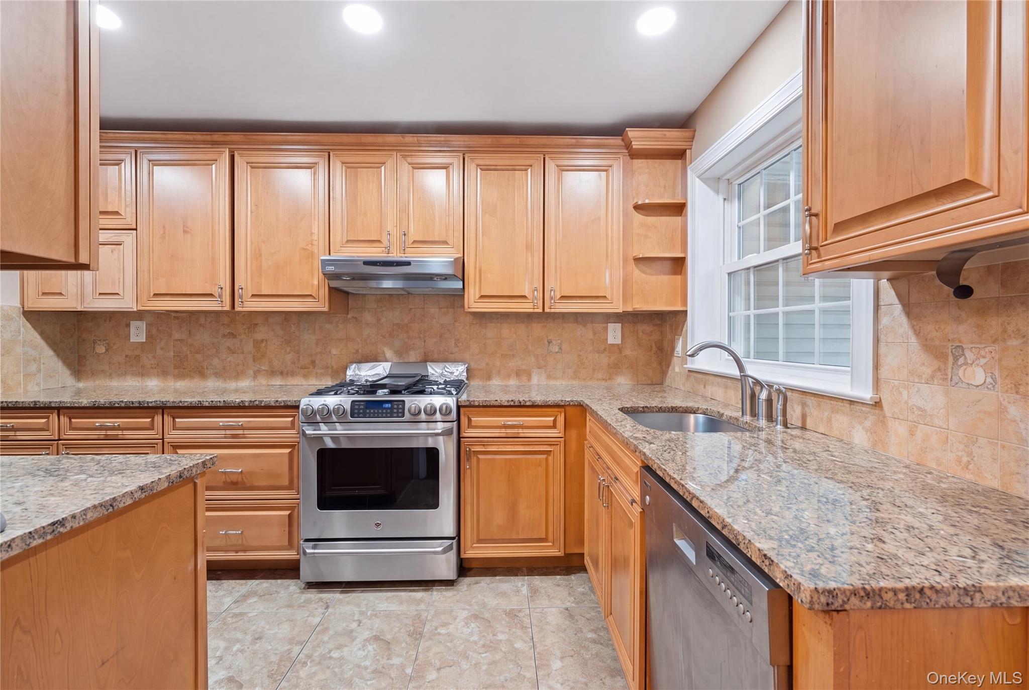 Single Family Bolton Avenue  Bronx, NY 10473, MLS-1052751-6