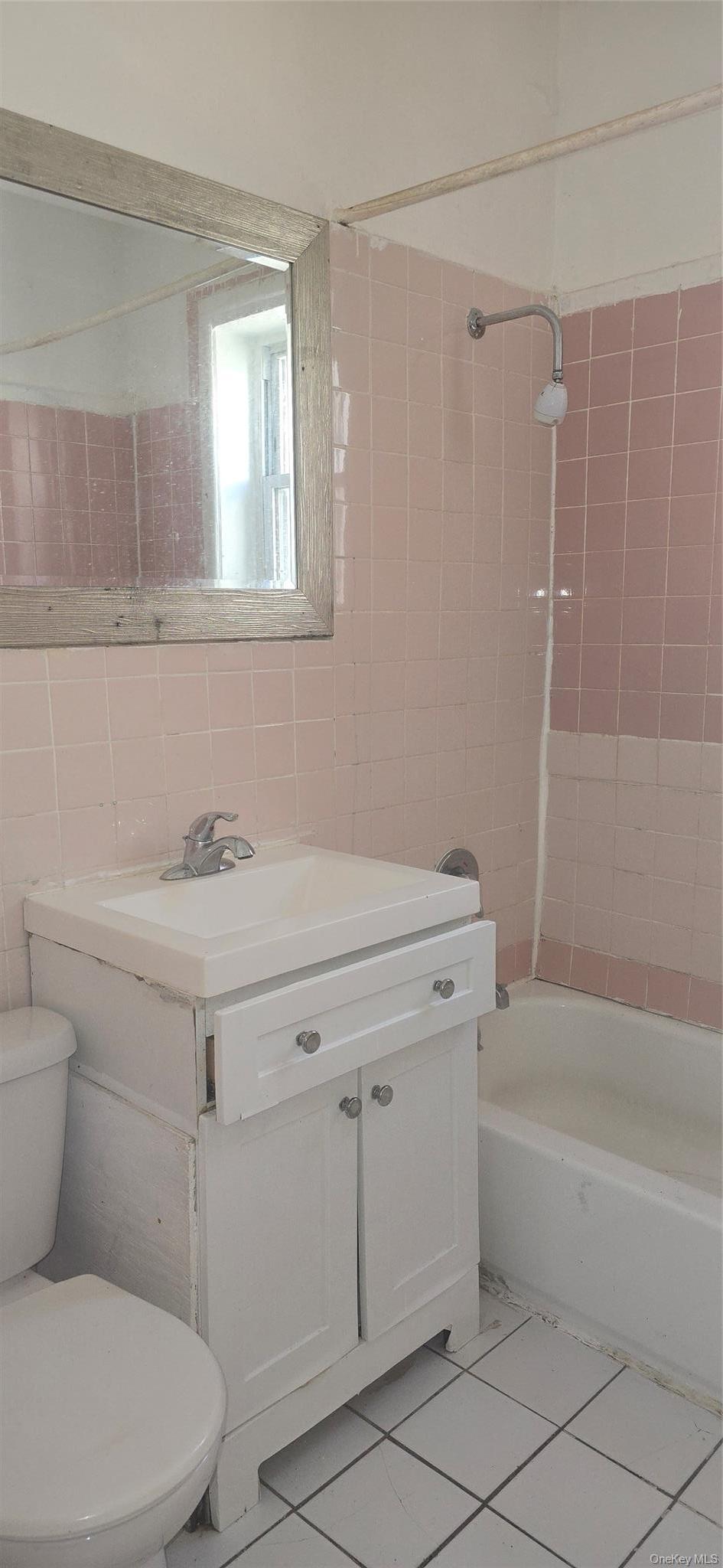 Single Family Elder Avenue Bronx, NY 10472, MLS-1052756-8