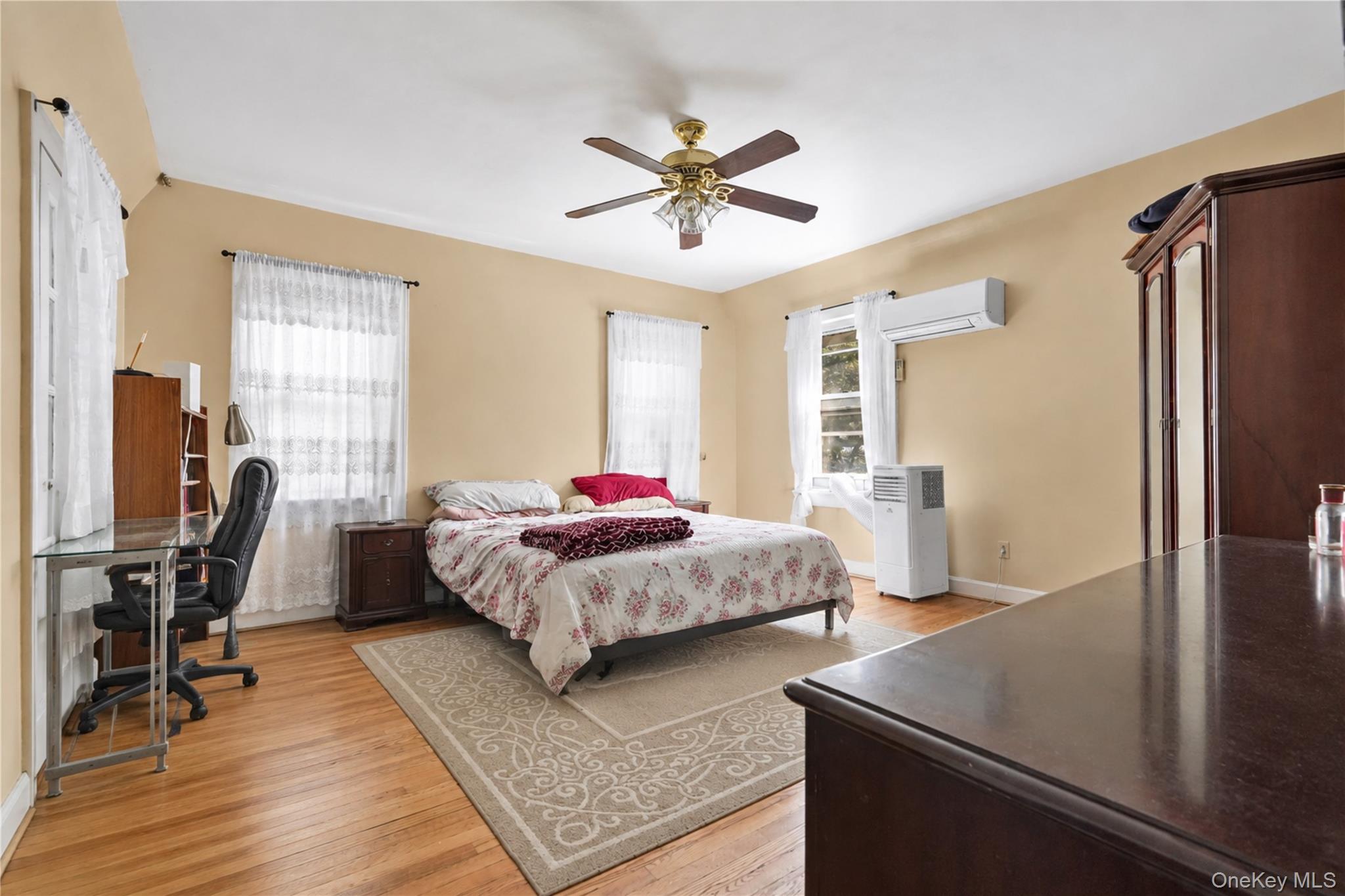 Single Family Charlecote Ridge Queens, NY 11432, MLS-1052788-21