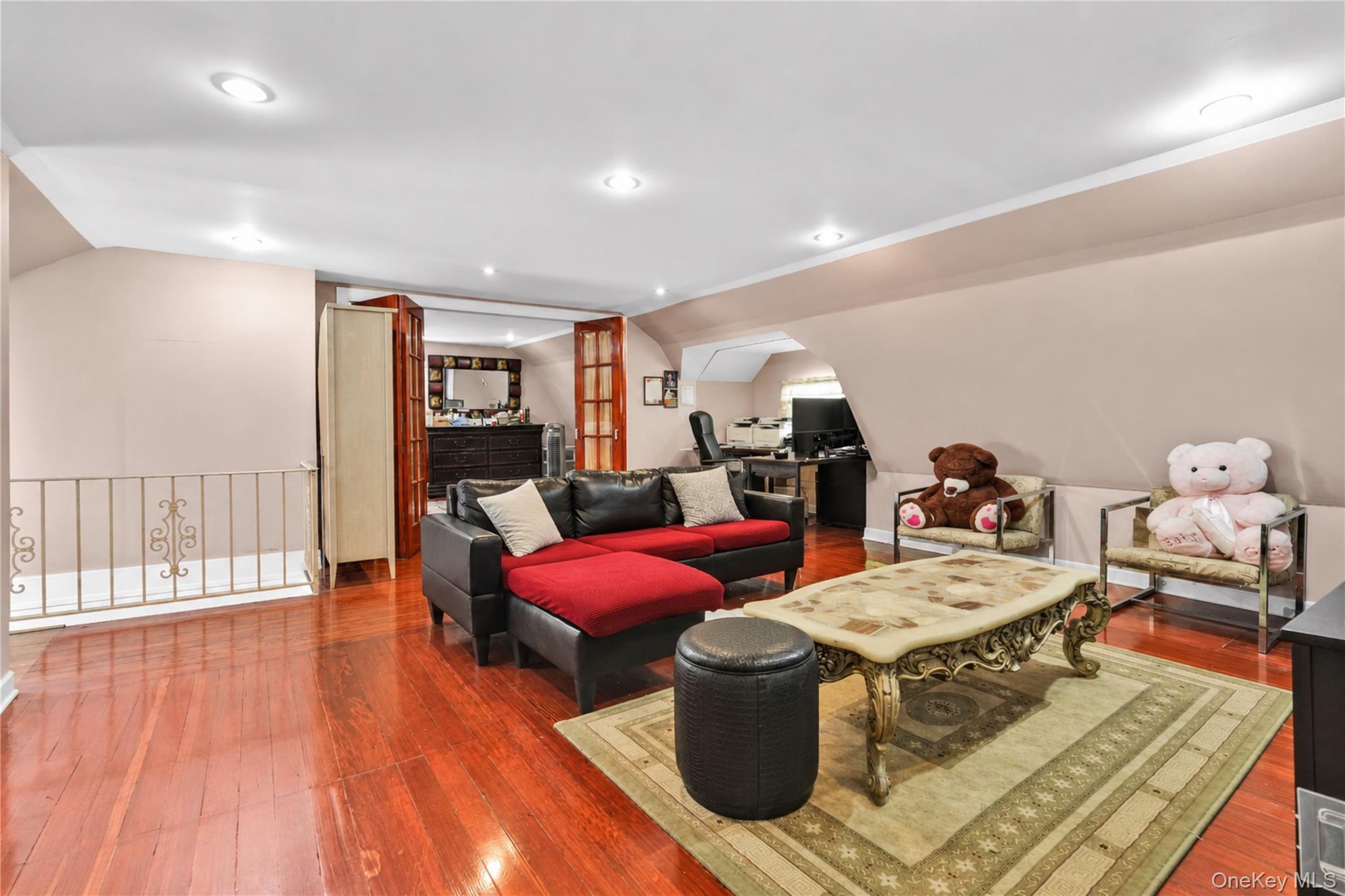 Single Family Charlecote Ridge Queens, NY 11432, MLS-1052788-31
