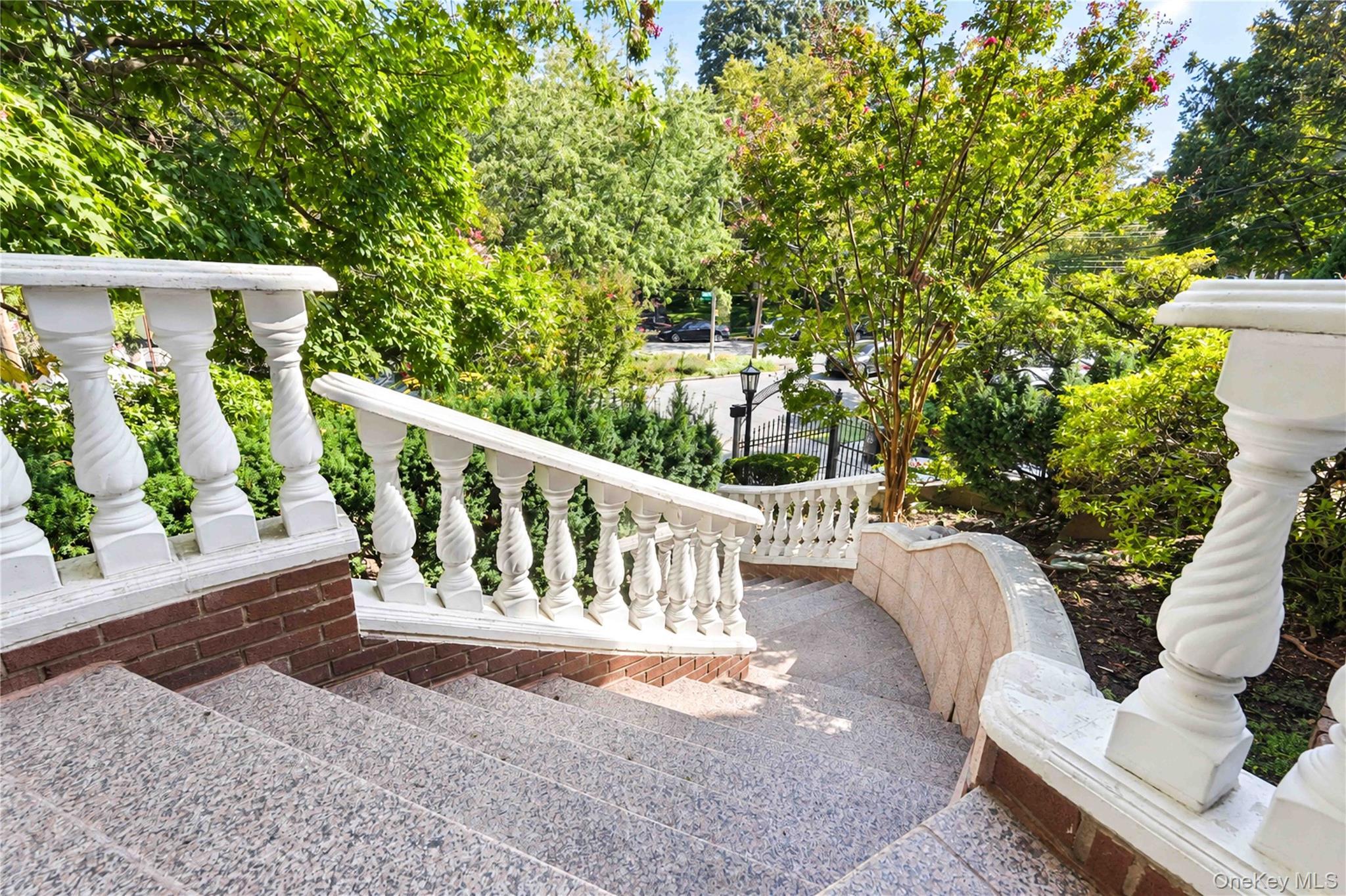 Single Family Charlecote Ridge Queens, NY 11432, MLS-1052788-39