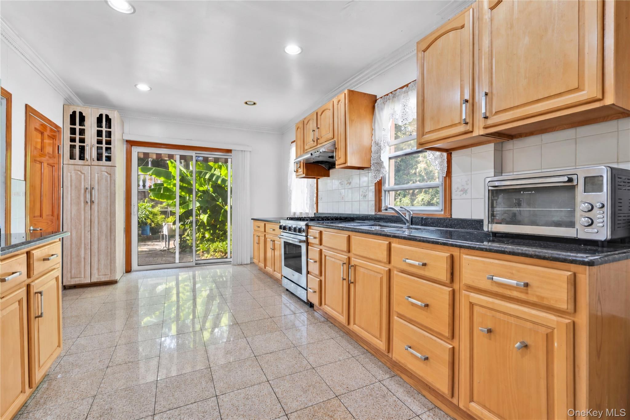 Single Family Charlecote Ridge Queens, NY 11432, MLS-1052788-6