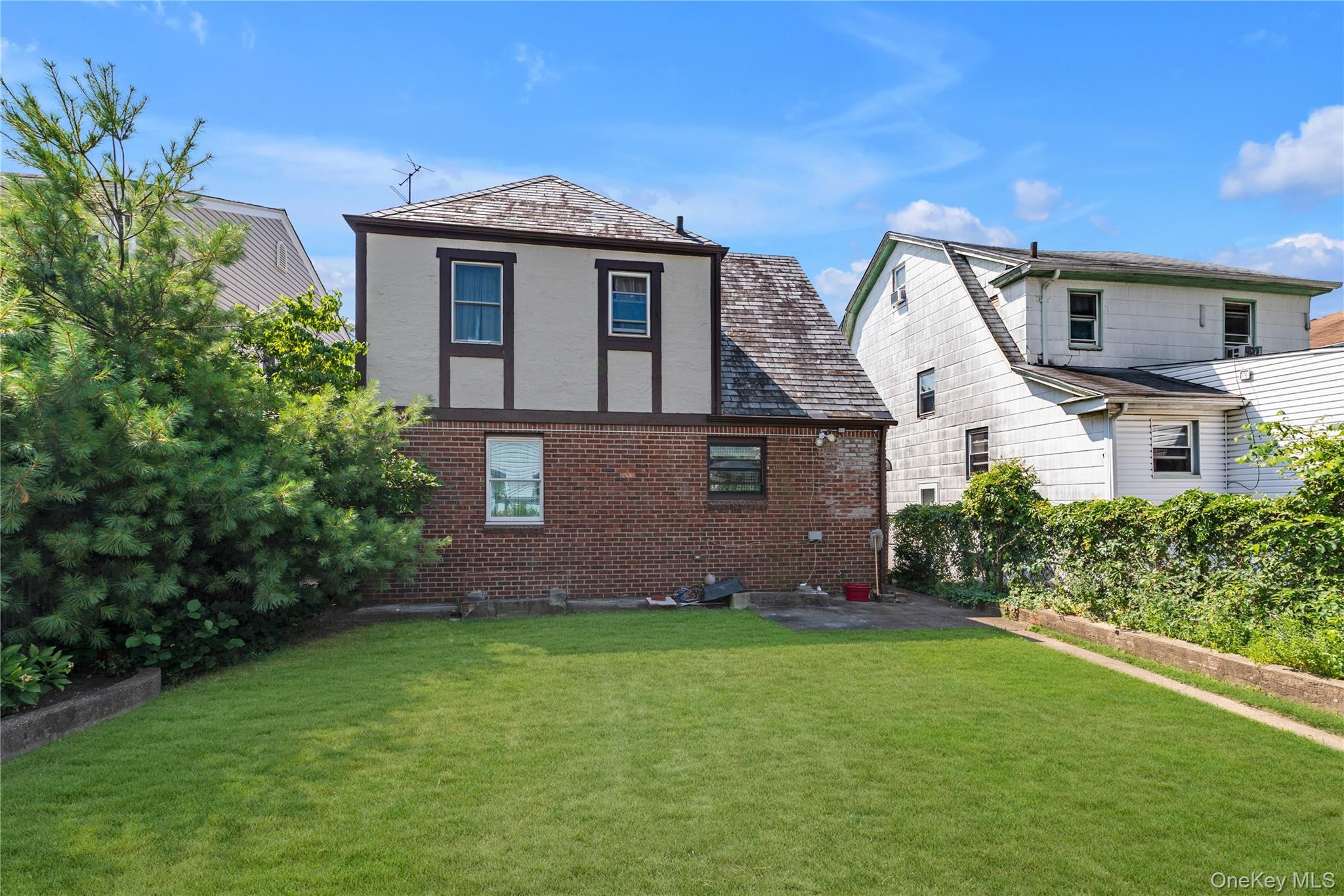 Single Family 100th Avenue Queens, NY 11423, MLS-1052791-17