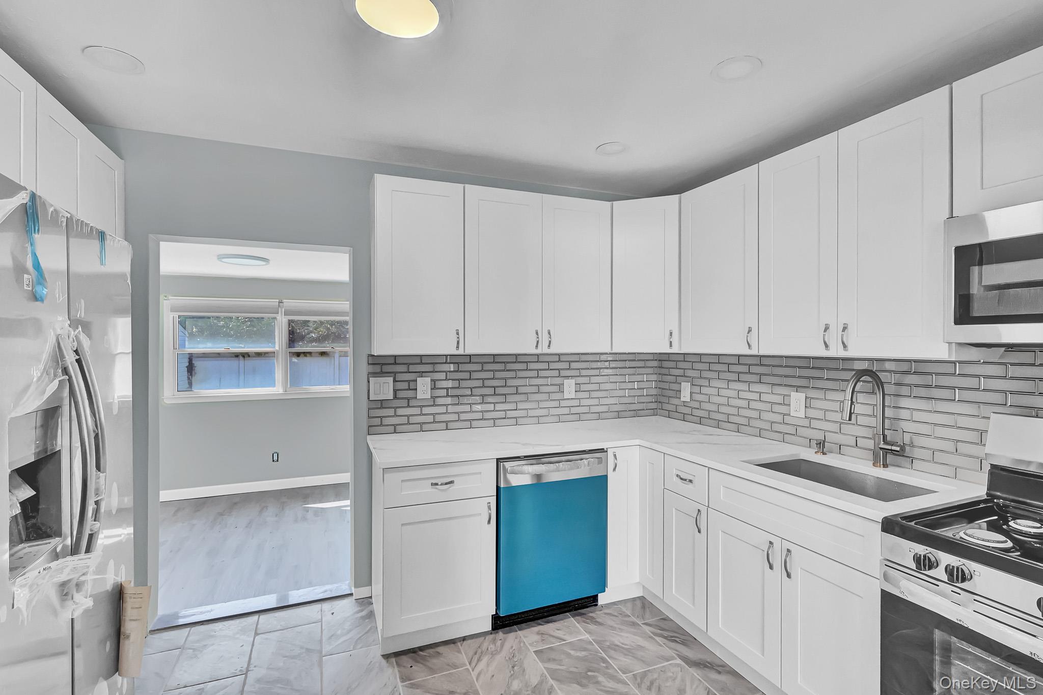 Single Family Manchester Street Nassau County, NY 11590, MLS-1052794-11