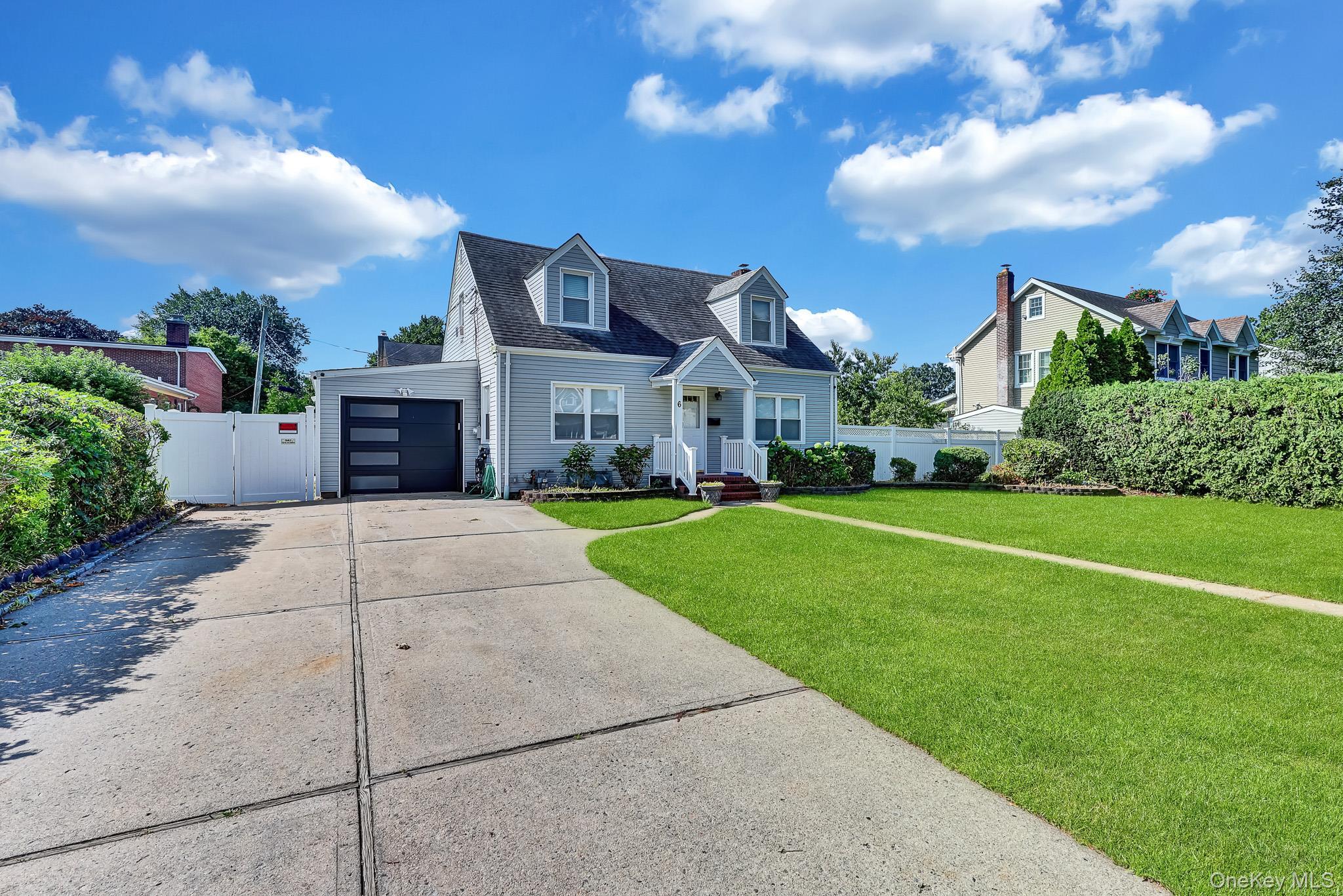 Single Family Manchester Street Nassau County, NY 11590, MLS-1052794-2