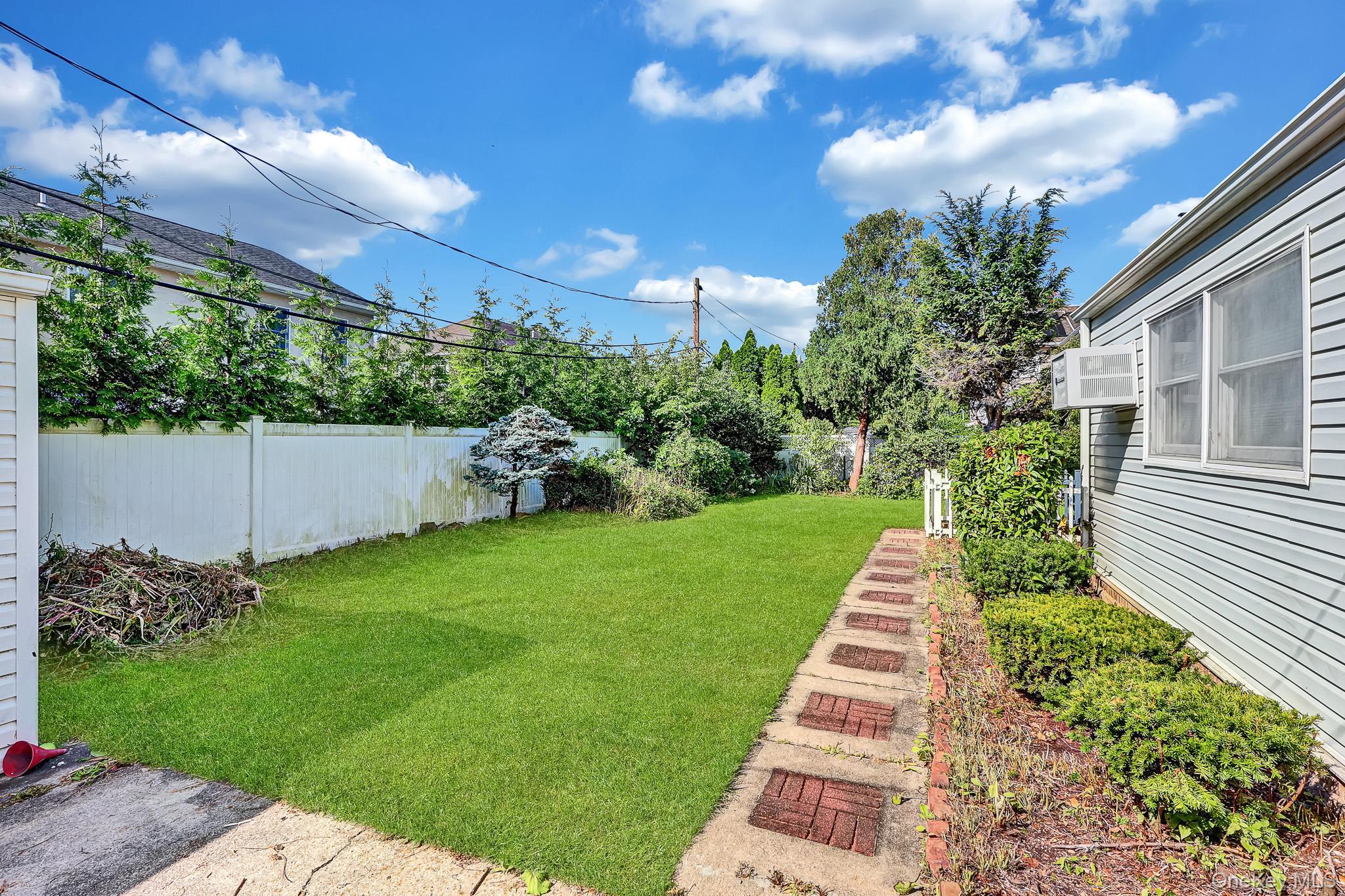 Single Family Manchester Street Nassau County, NY 11590, MLS-1052794-7