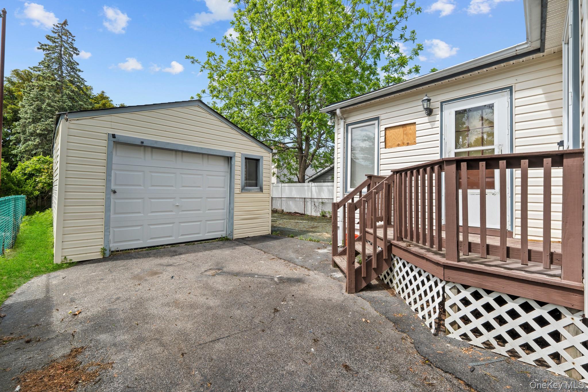 Single Family Lewis Place Nassau County, NY 11563, MLS-1052811-11