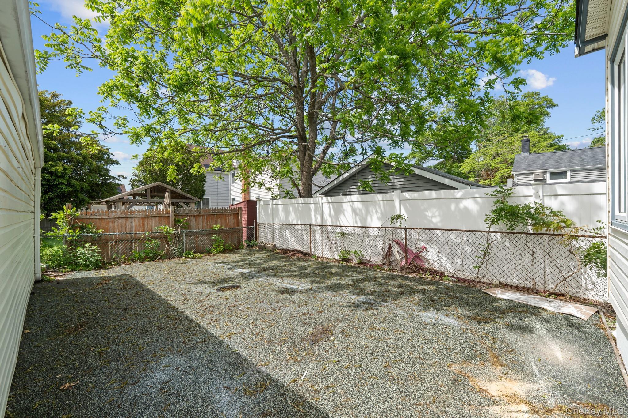 Single Family Lewis Place Nassau County, NY 11563, MLS-1052811-12