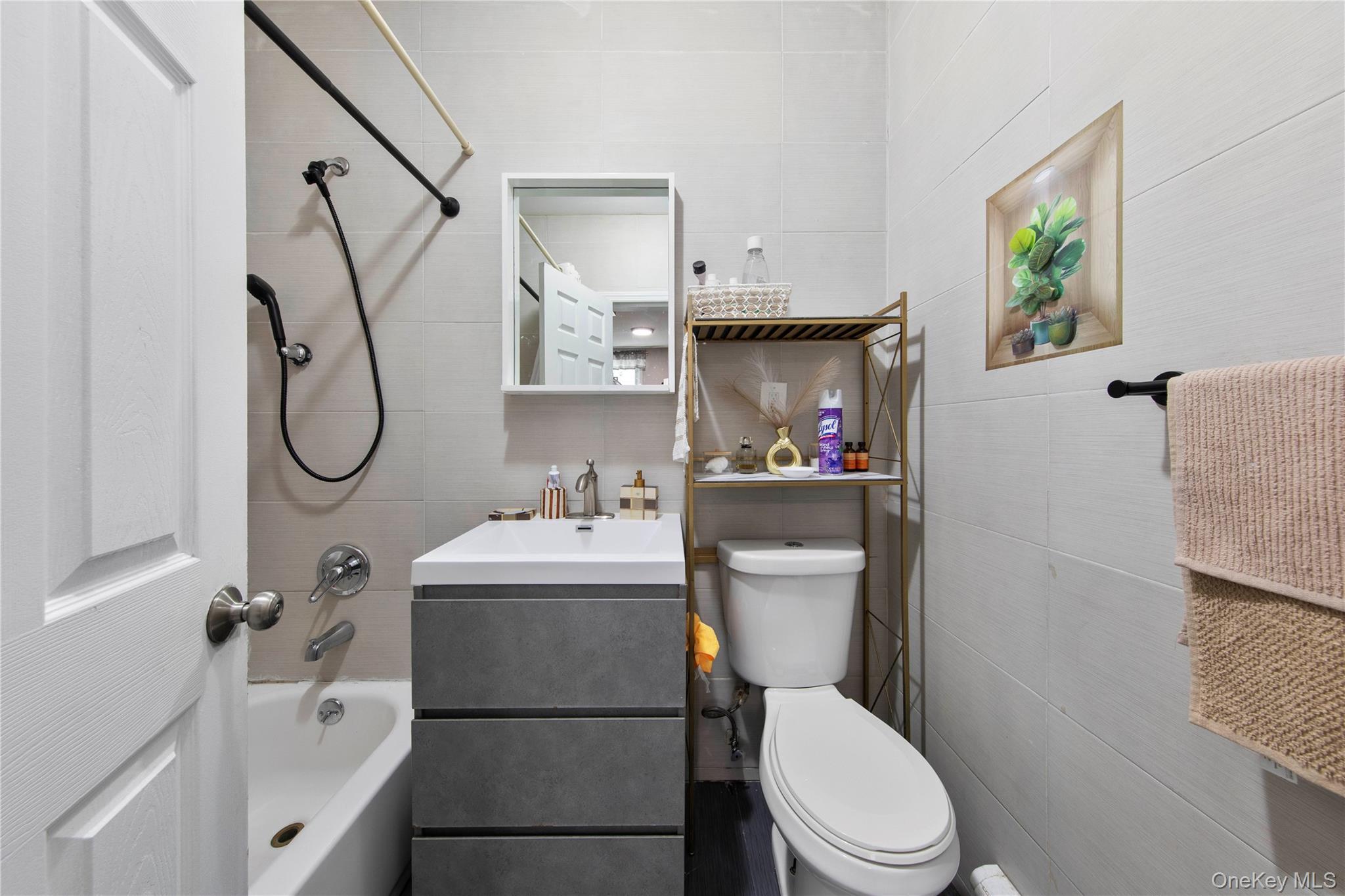 Single Family Decatur Avenue  Bronx, NY 10458, MLS-1052830-15