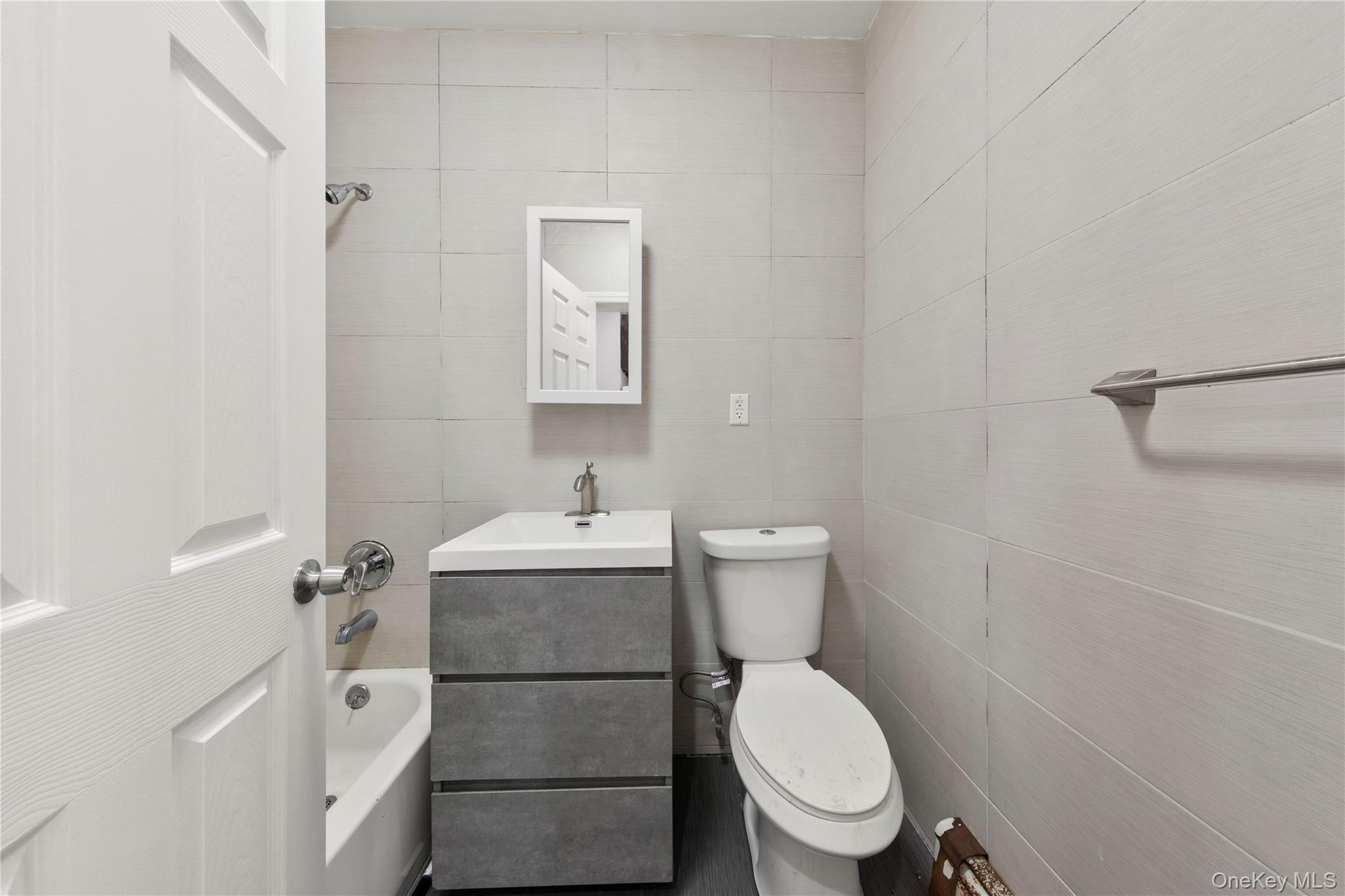 Single Family Decatur Avenue  Bronx, NY 10458, MLS-1052830-17