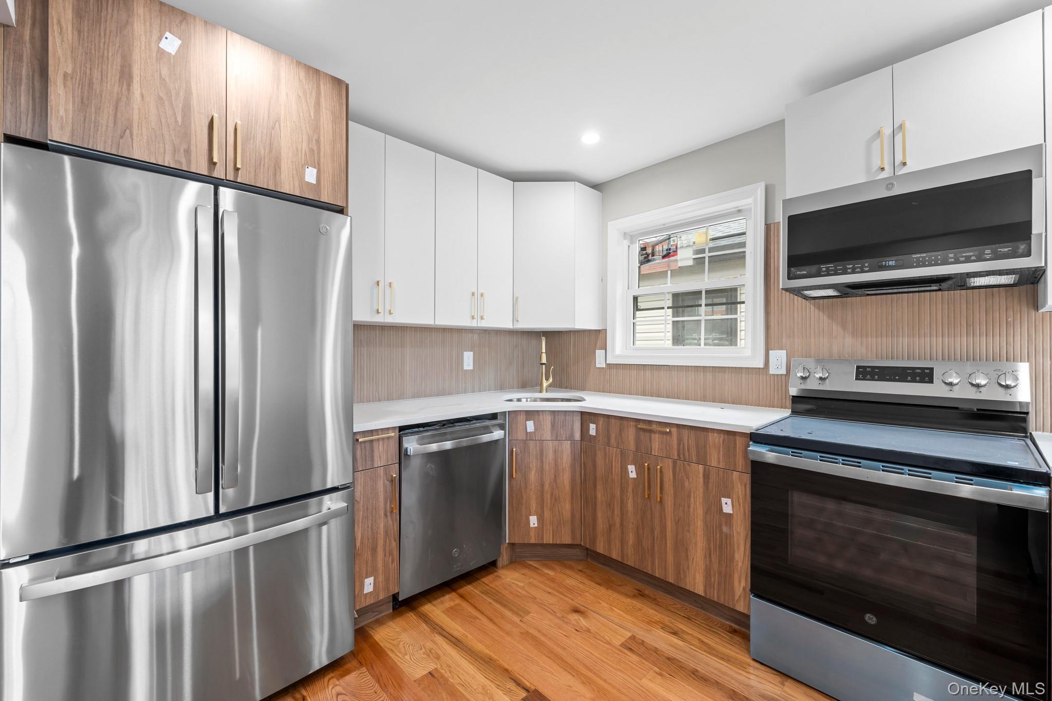 Single Family 143rd Avenue  Queens, NY 11413, MLS-1052840-3
