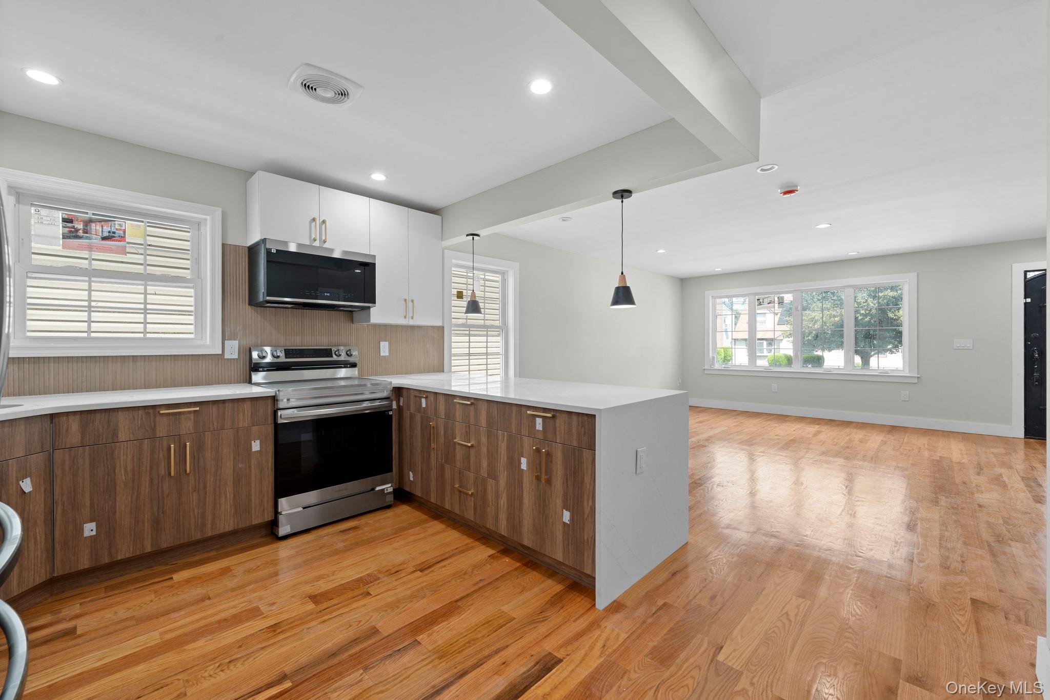 Single Family 143rd Avenue  Queens, NY 11413, MLS-1052840-4