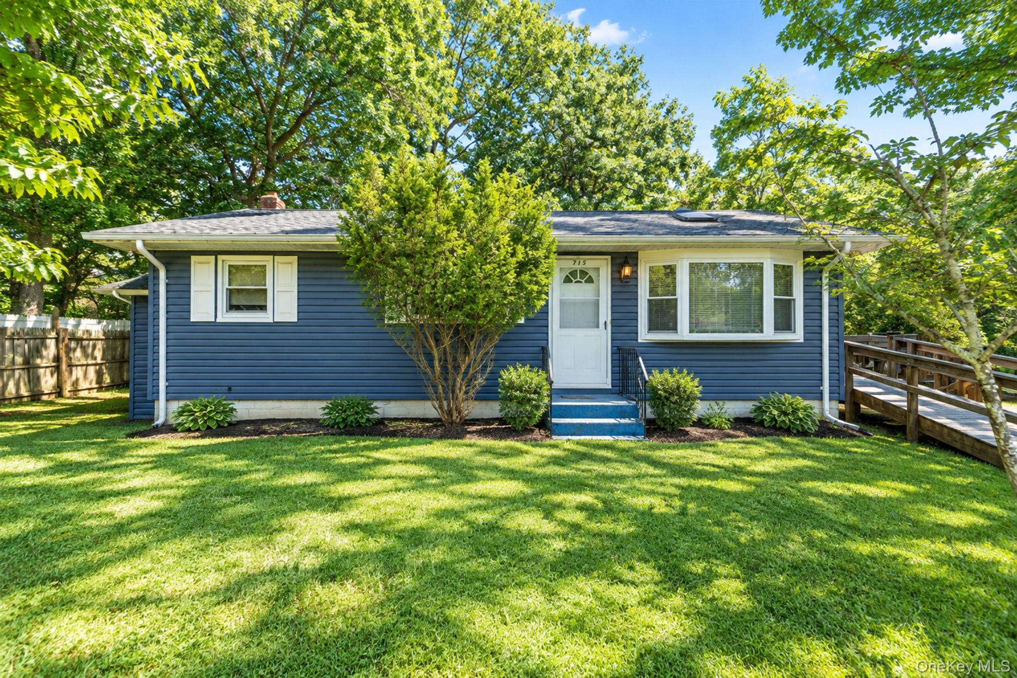 Single Family Huntington Crossway Suffolk County, NY 11932, MLS-1052856-4
