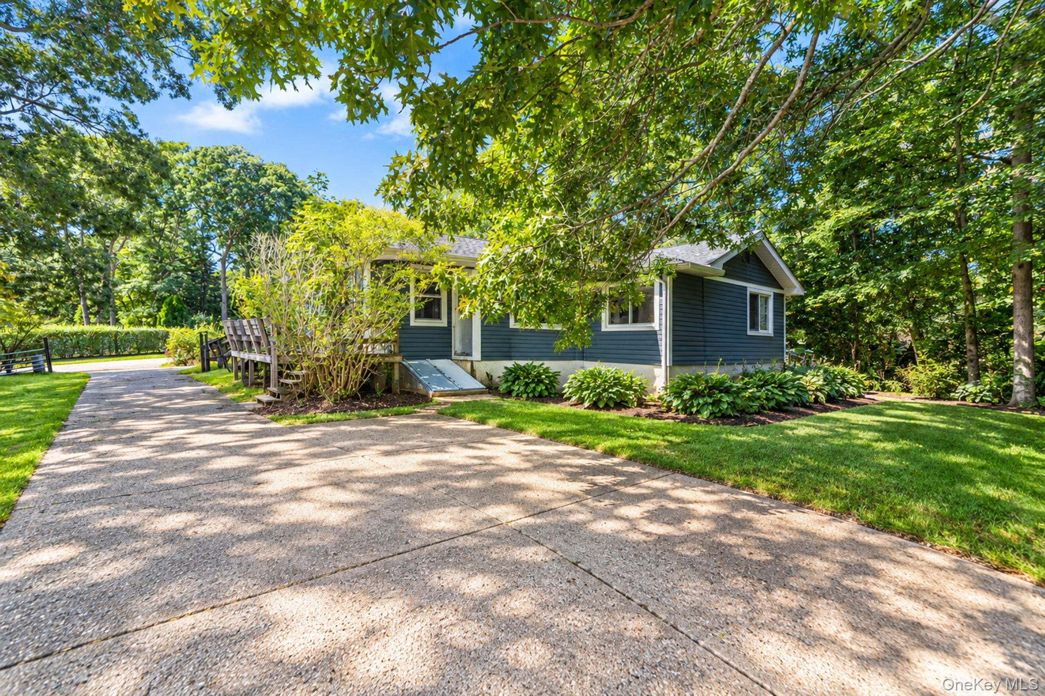 Single Family Huntington Crossway Suffolk County, NY 11932, MLS-1052856-5