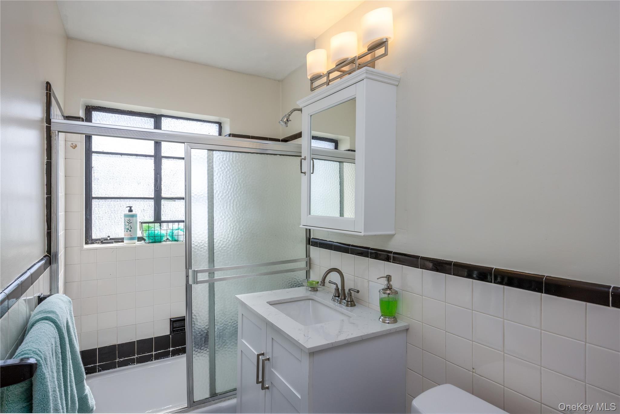 Single Family Pitman Avenue  Bronx, NY 10466, MLS-1052864-20