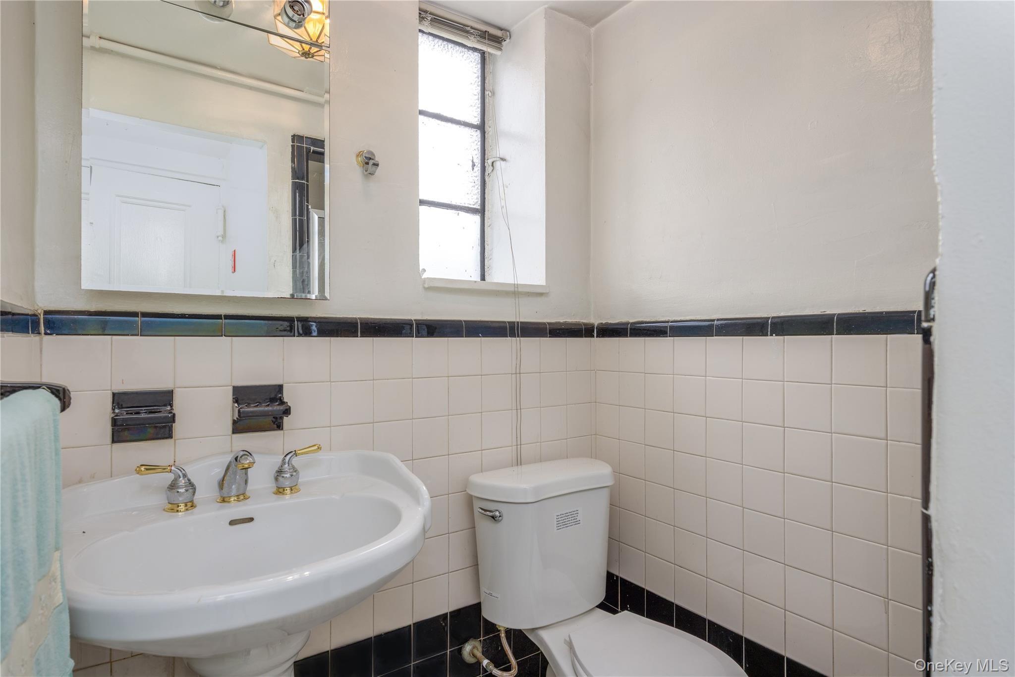 Single Family Pitman Avenue  Bronx, NY 10466, MLS-1052864-24