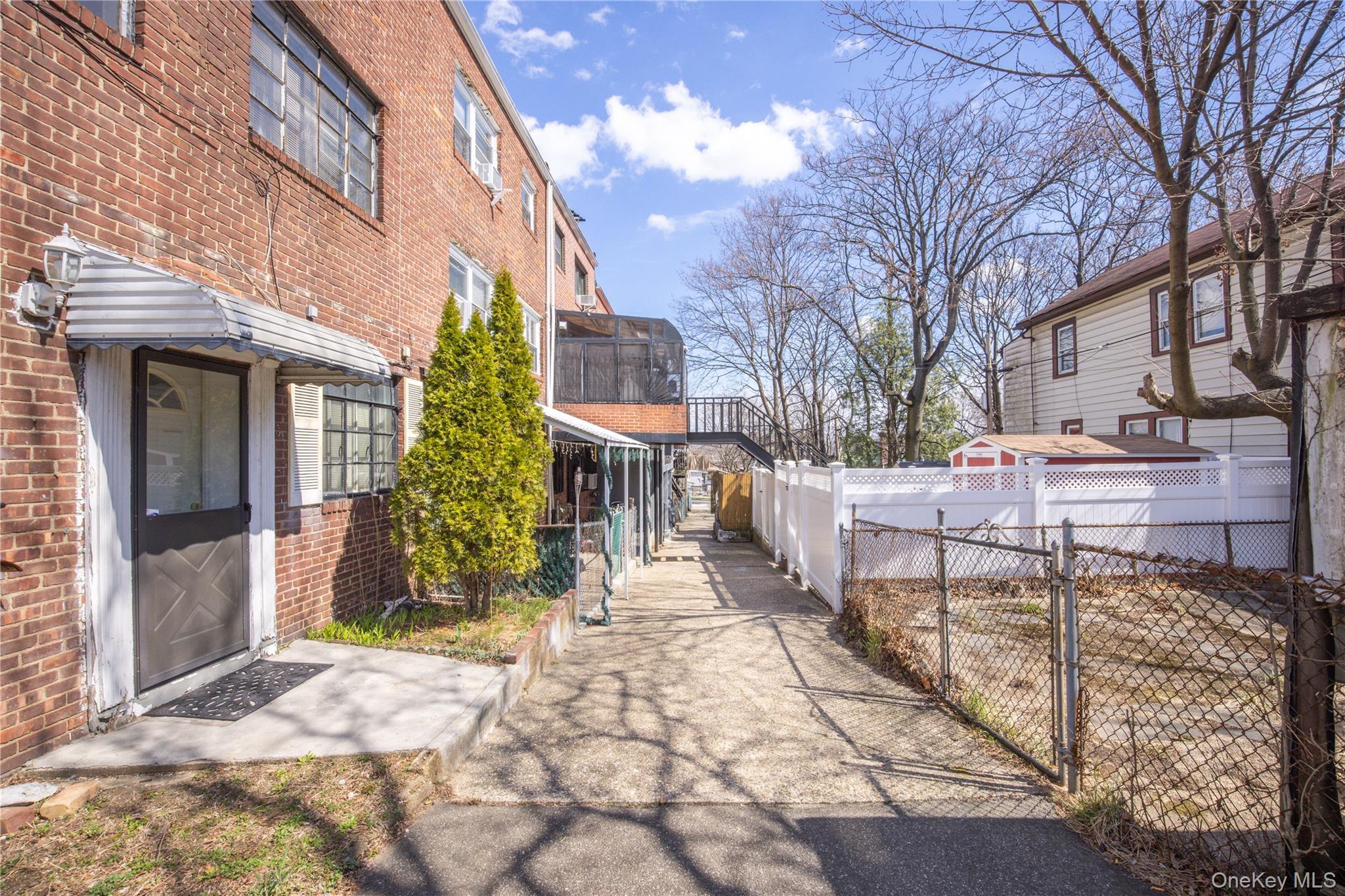 Single Family Pitman Avenue  Bronx, NY 10466, MLS-1052864-28
