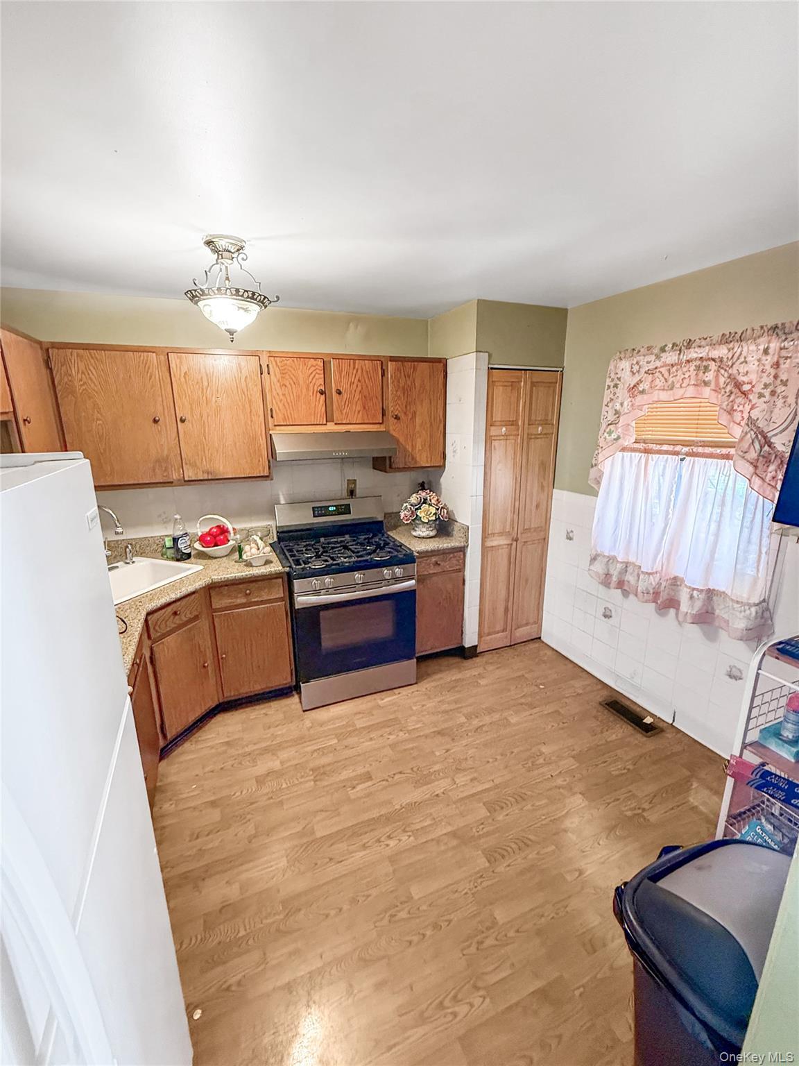 Single Family Saint Anns Avenue Bronx, NY 10455, MLS-1052874-3